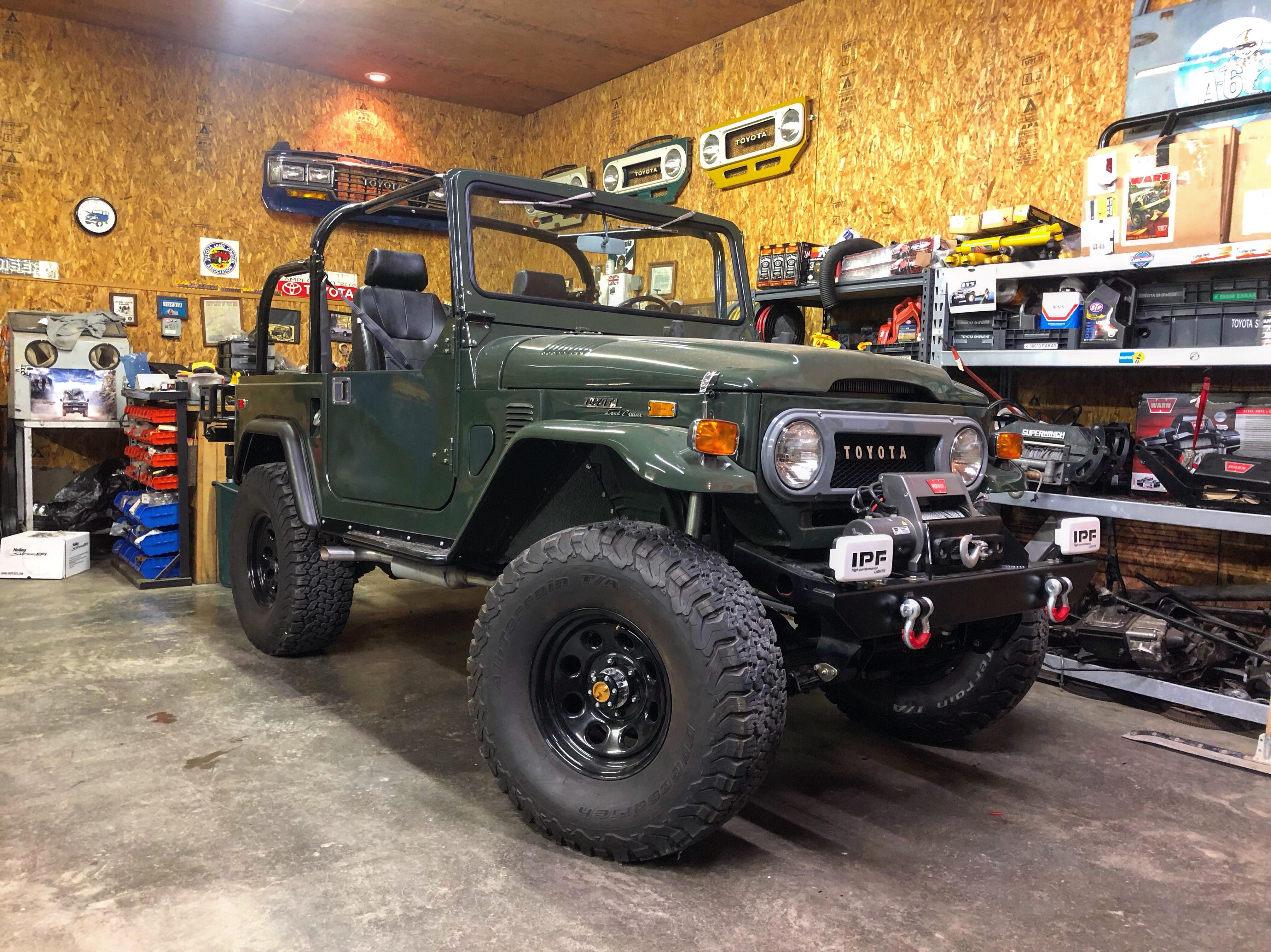 Finishing another fj40, this one with an aluminum tub and tbi 350 r