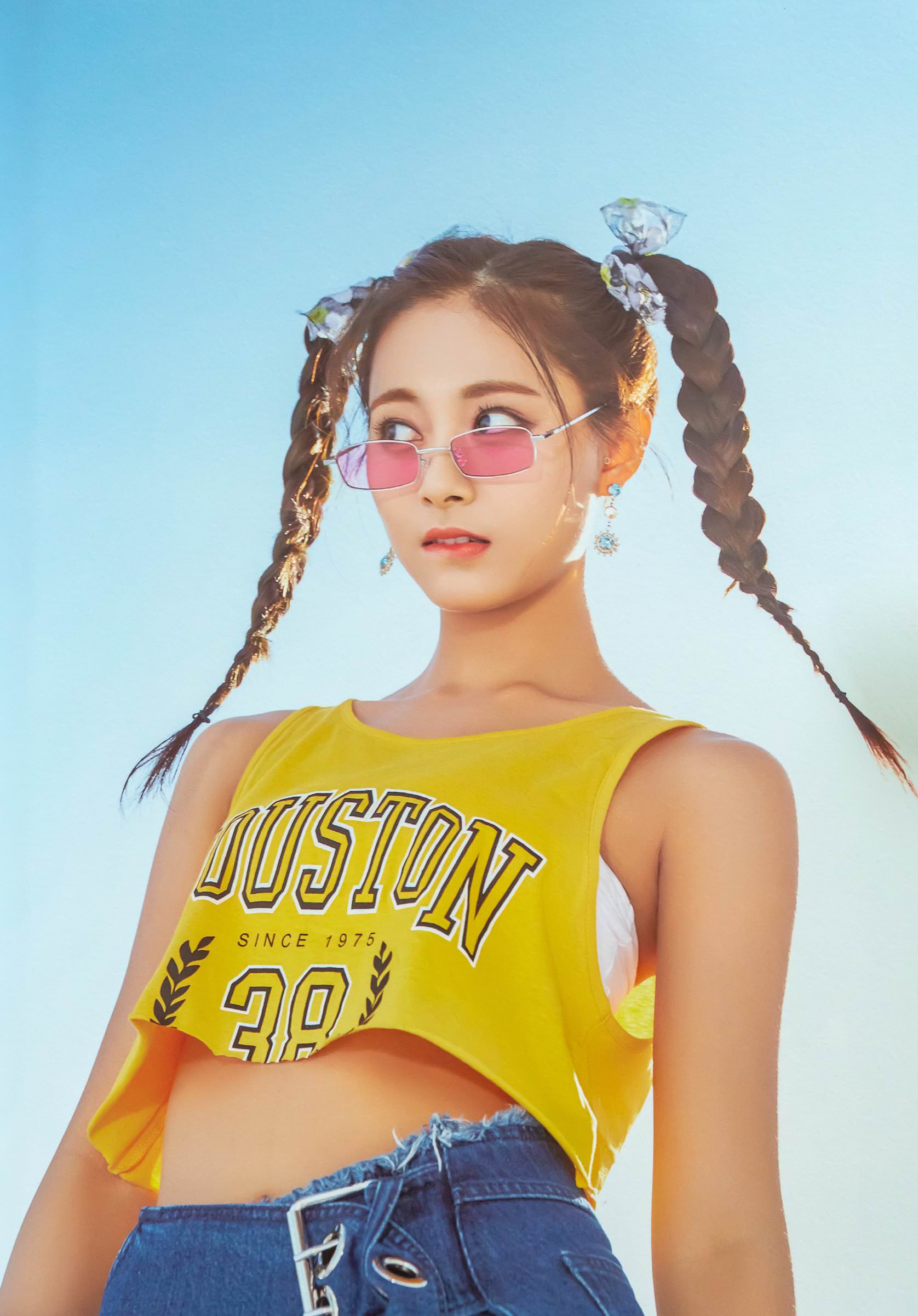 Tzuyu kpics