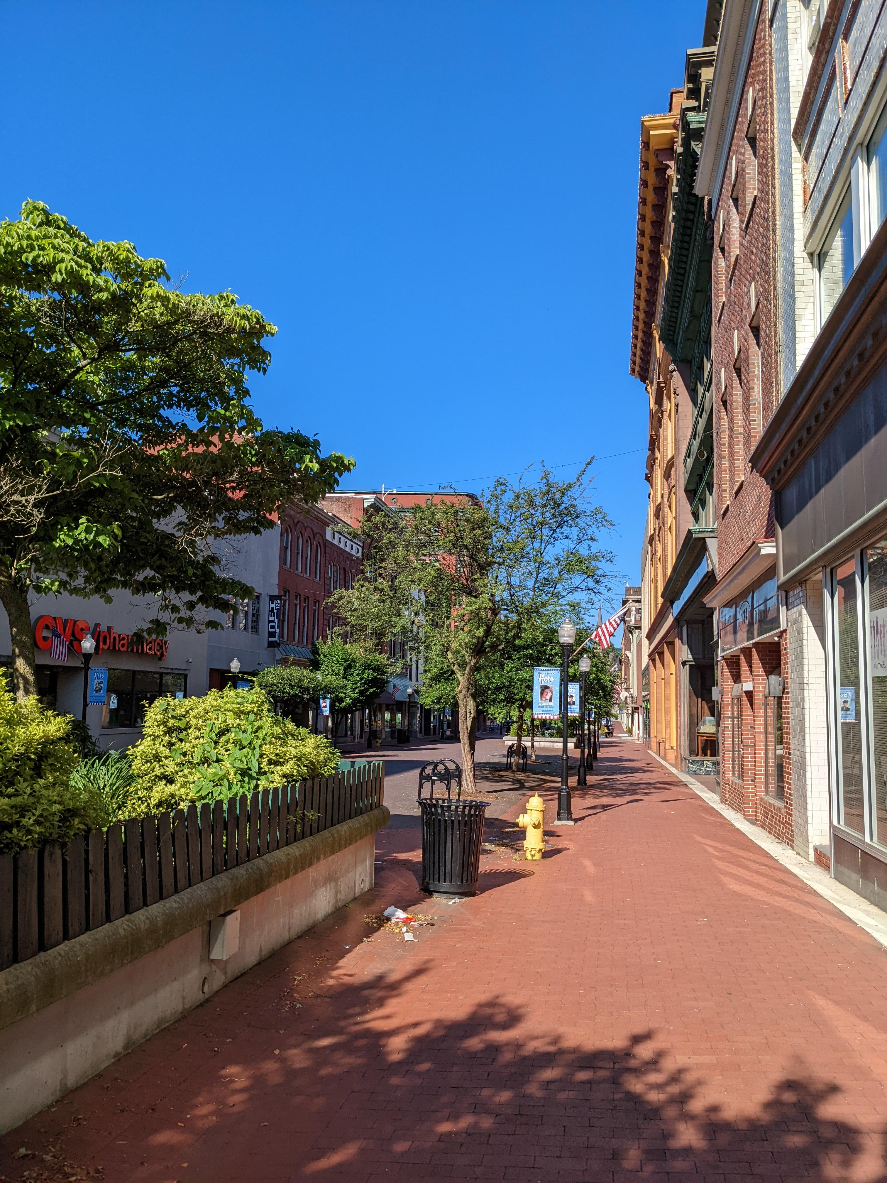 Cumberland, Maryland USA downtown pedestrian mall r/WalkableStreets