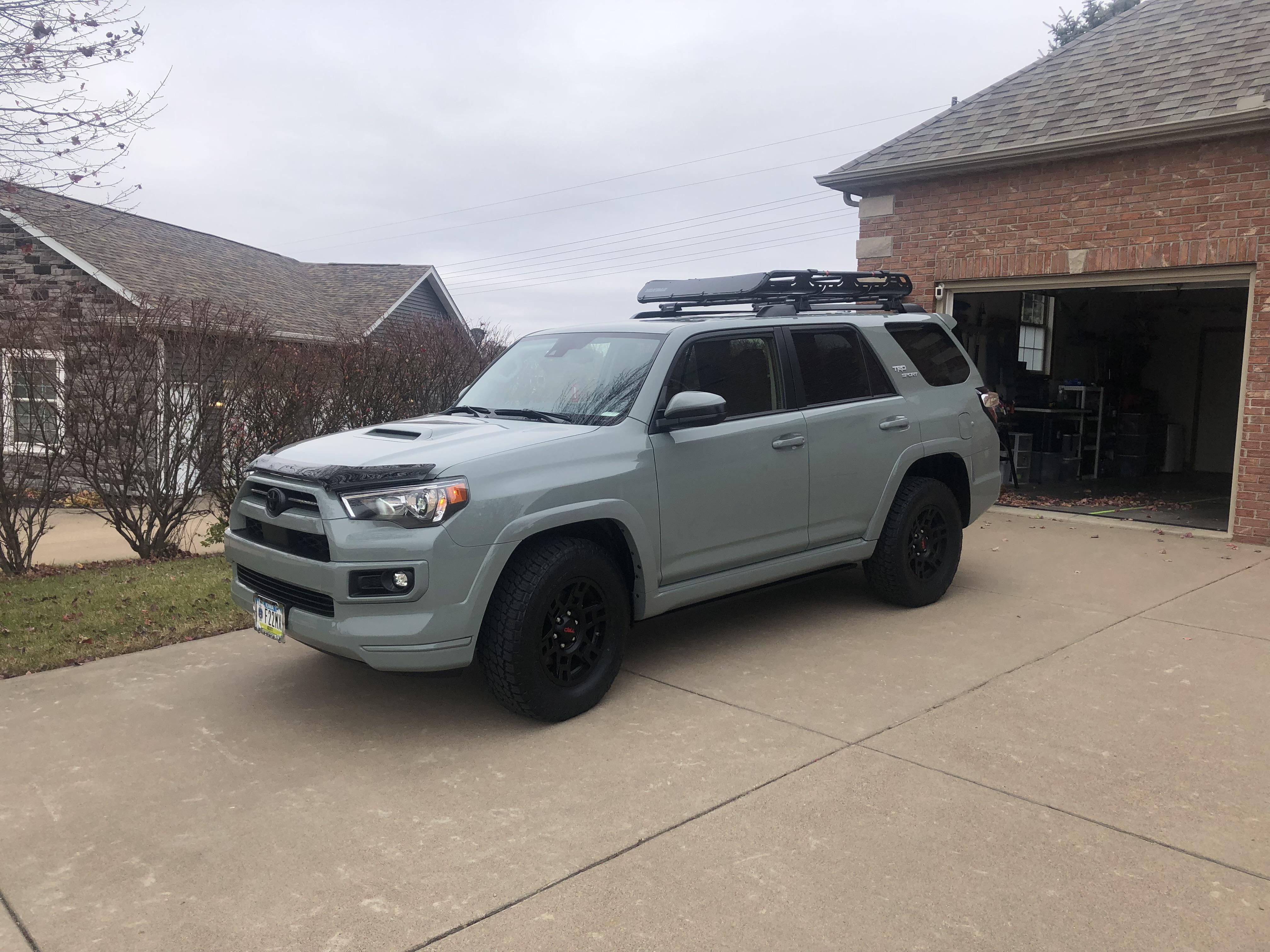 TRD Sport with Yakima OffGrid r/4Runner