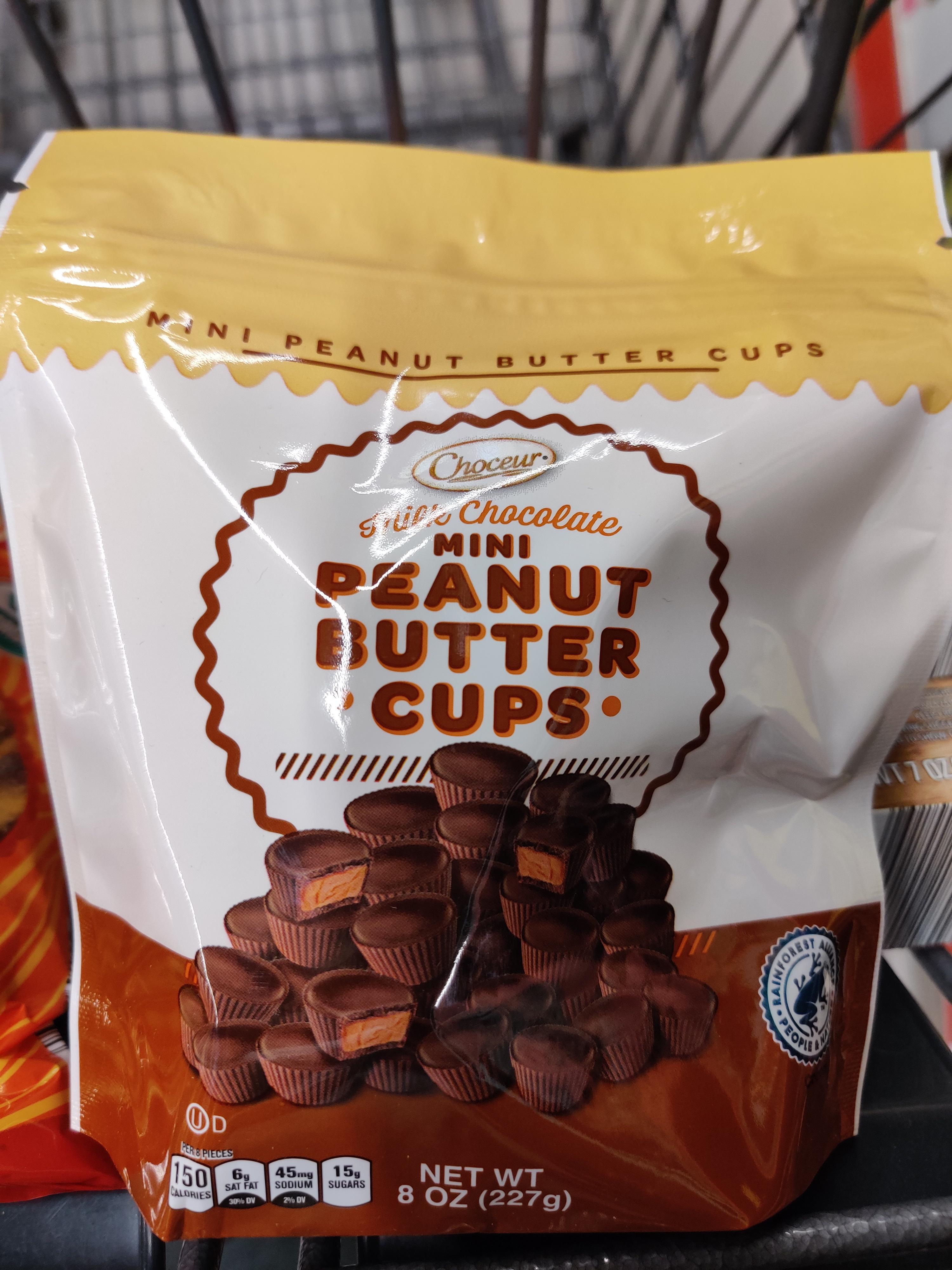 The peanut butter cups now come in mini(single serve) size?! r/aldi