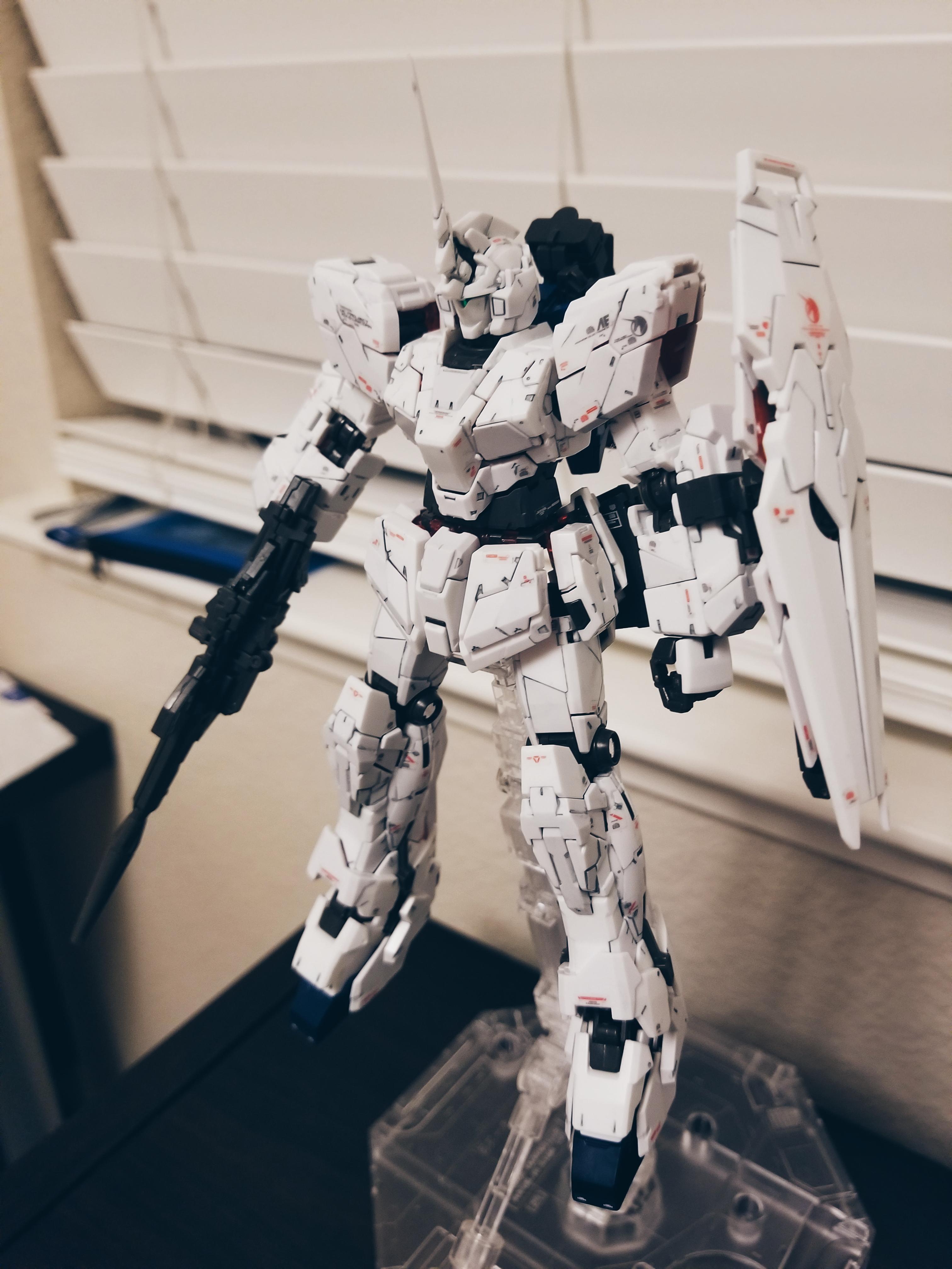 My first gunpla! RG Unicorn Messy Panel Line = Weathering lol r/Gunpla