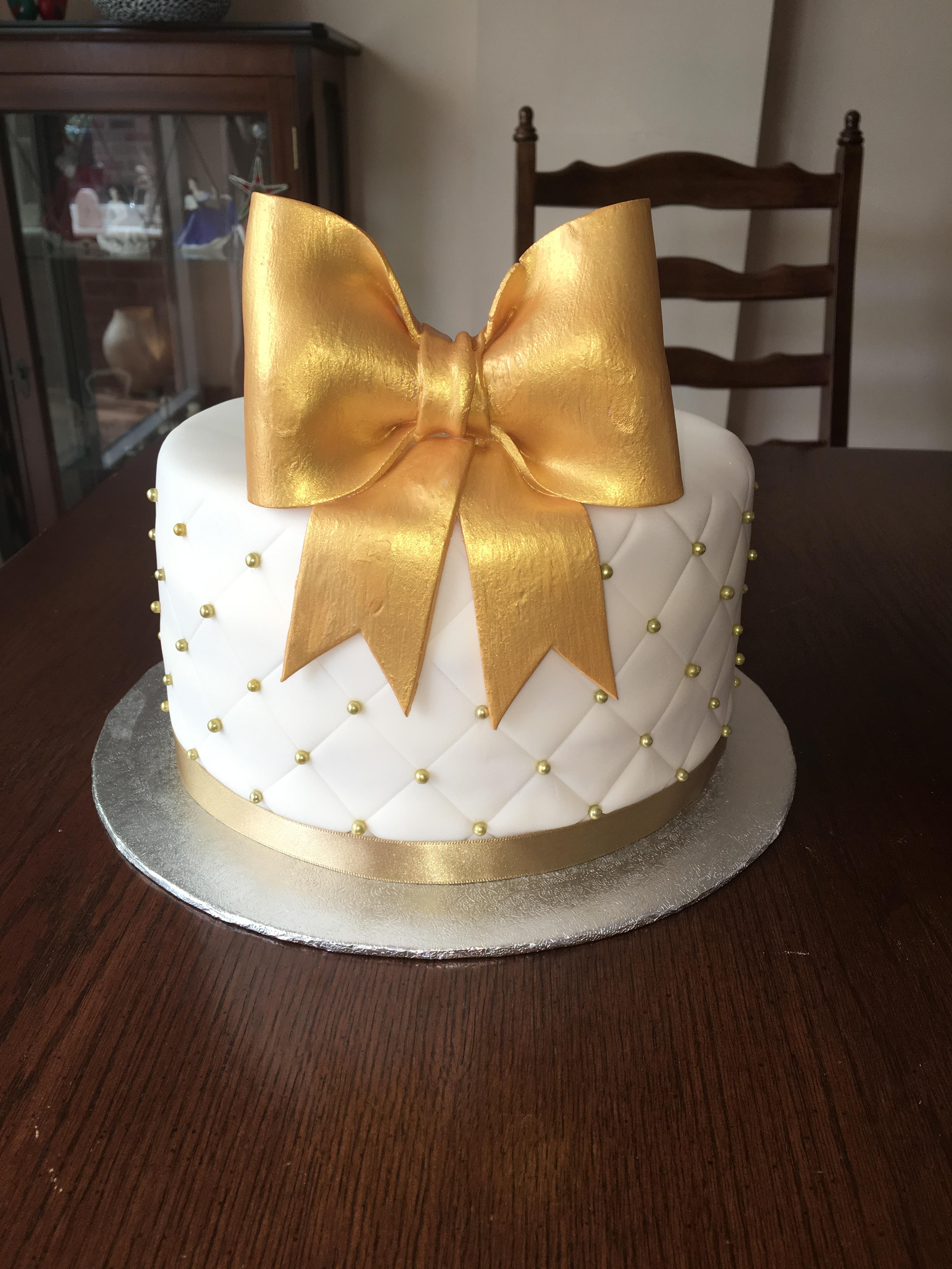 25th anniversary cake, white and gold quilted single tier cake with