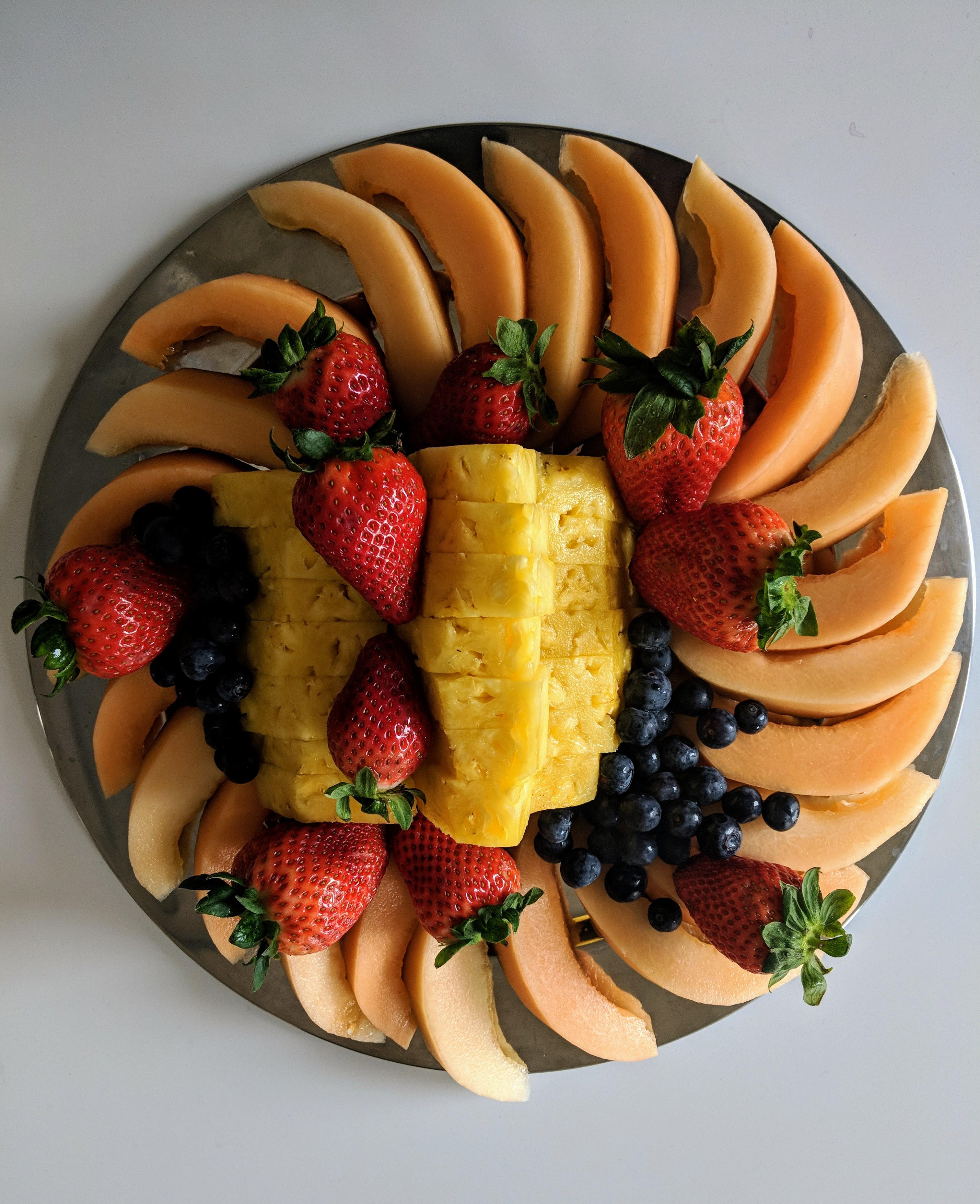 Simple homemade fruit plate for brunch [OC] [3024x3713] r/FoodPorn