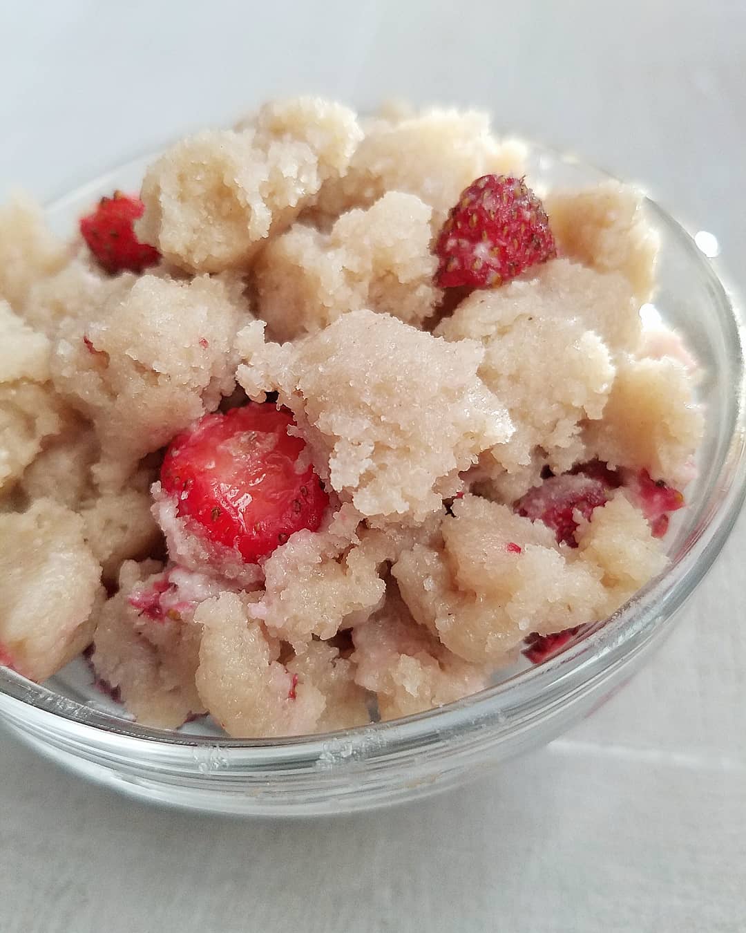 Strawberry Cheesecake Edible Cookie Dough 🍓 r/dessert
