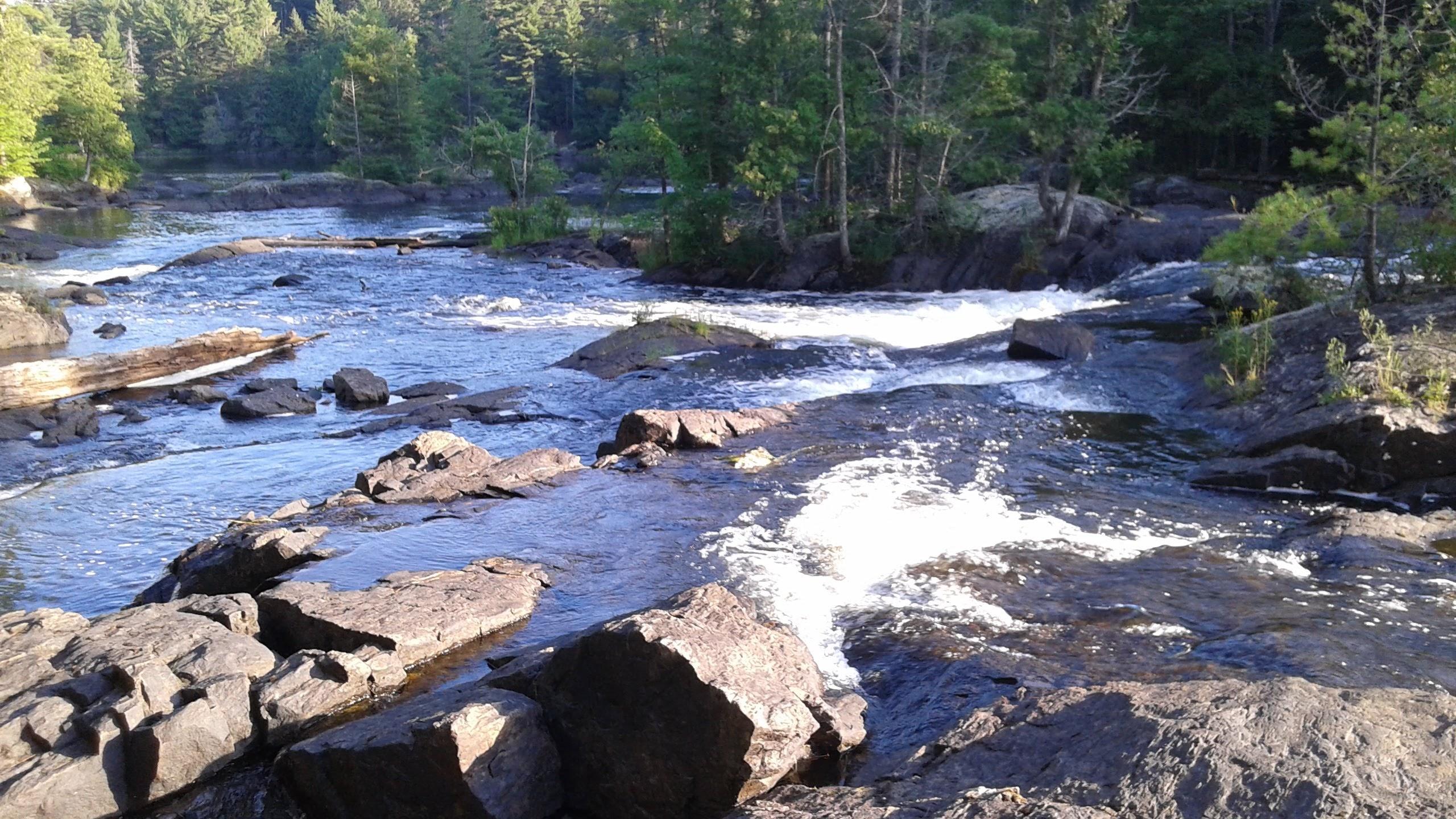 Crotch Lake falls. Ompah (North Frontinac) Ontario, Canada r/pics