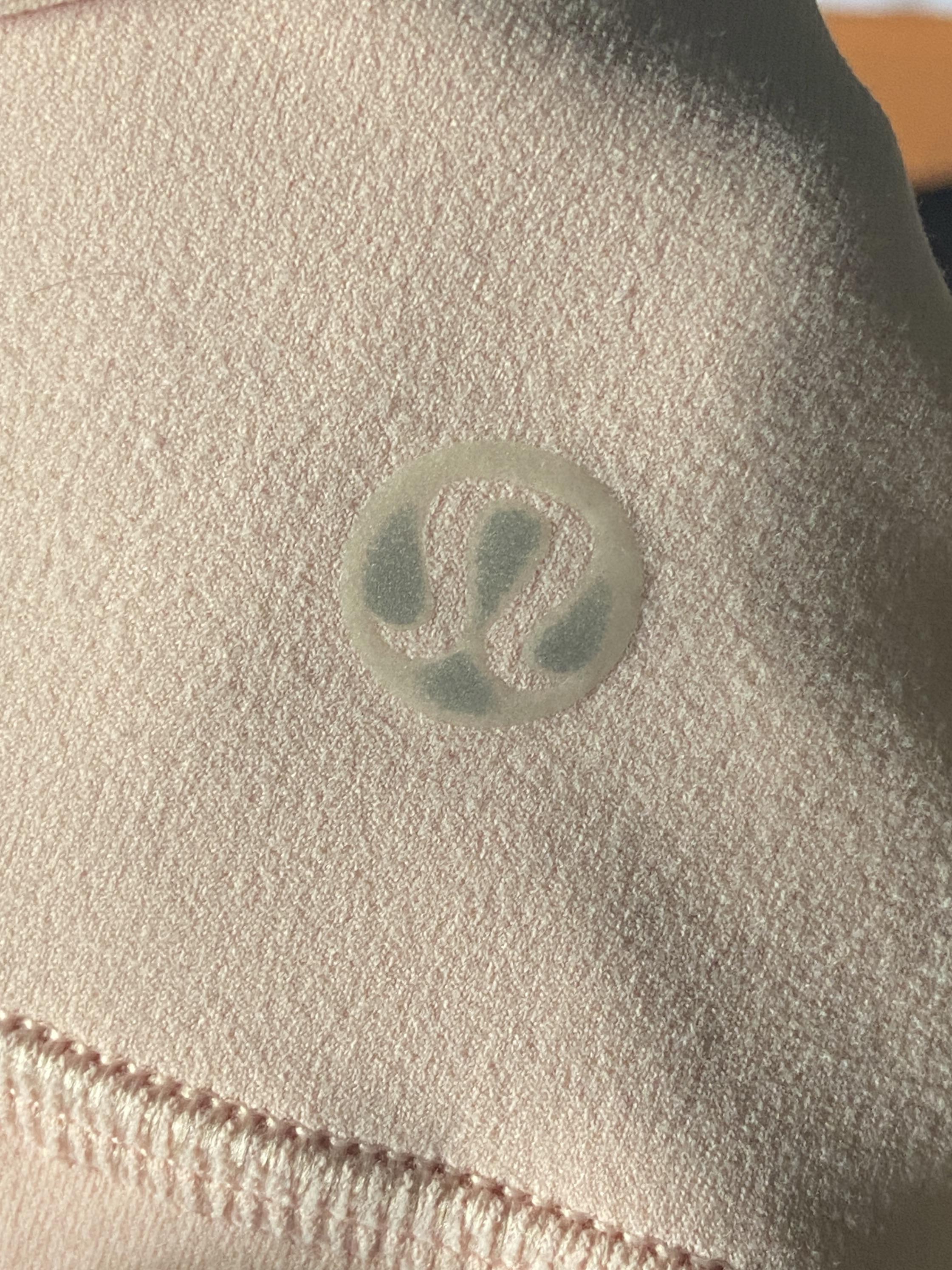 LULULEMON LOGO FADED AFTER WASHING?! r/lululemon
