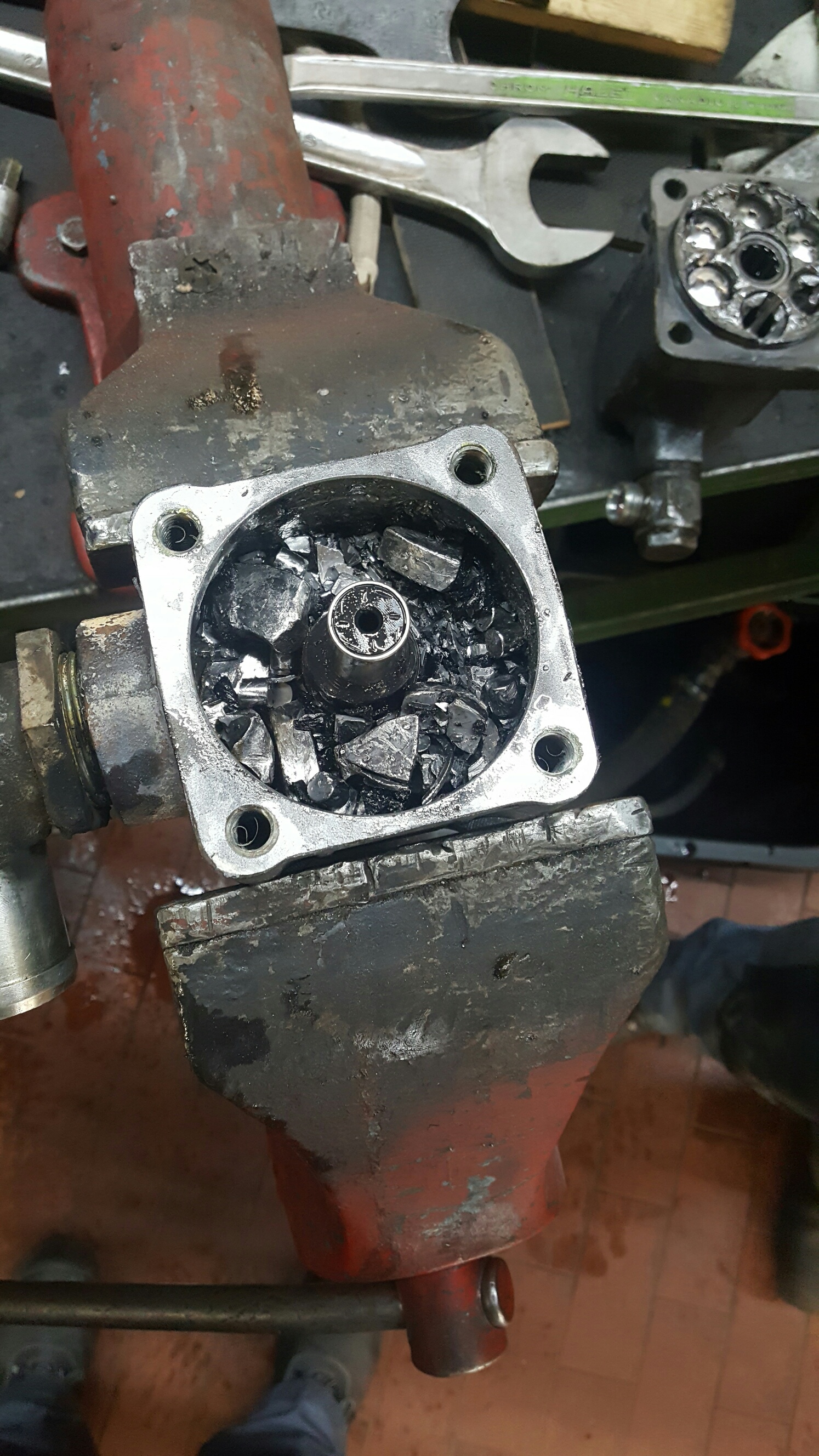 Customer says the hydraulic pump is not working