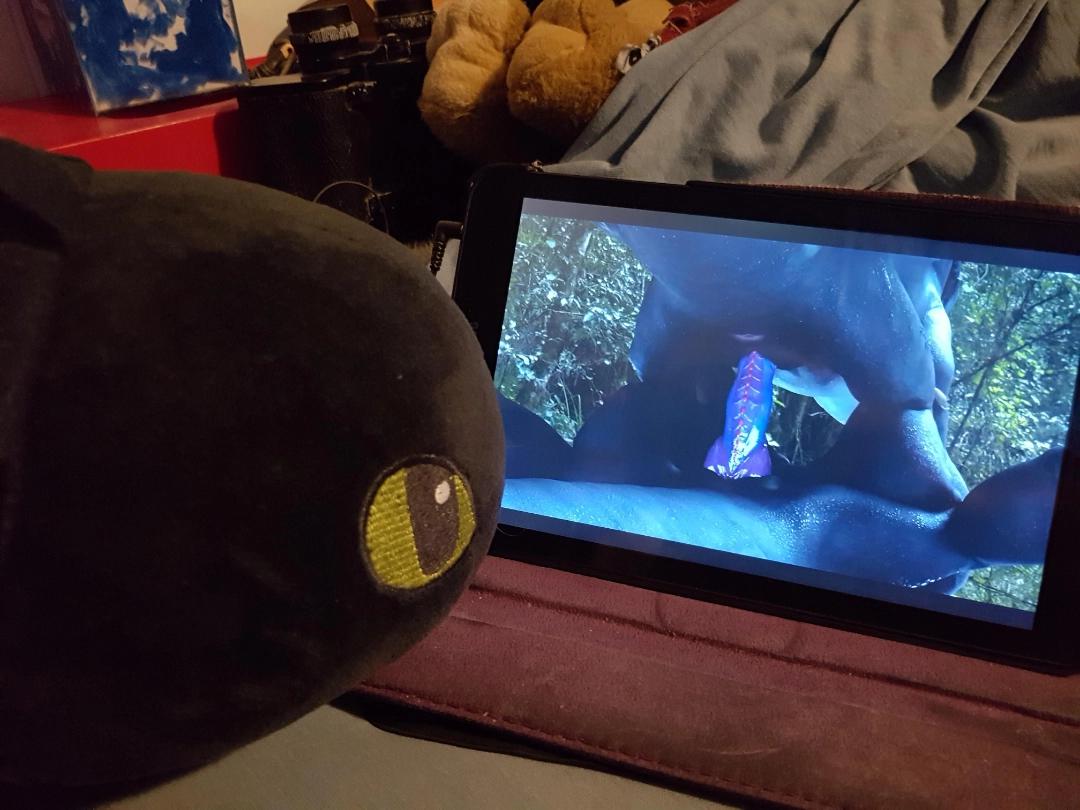 Toothless watching porn : Plushophile
