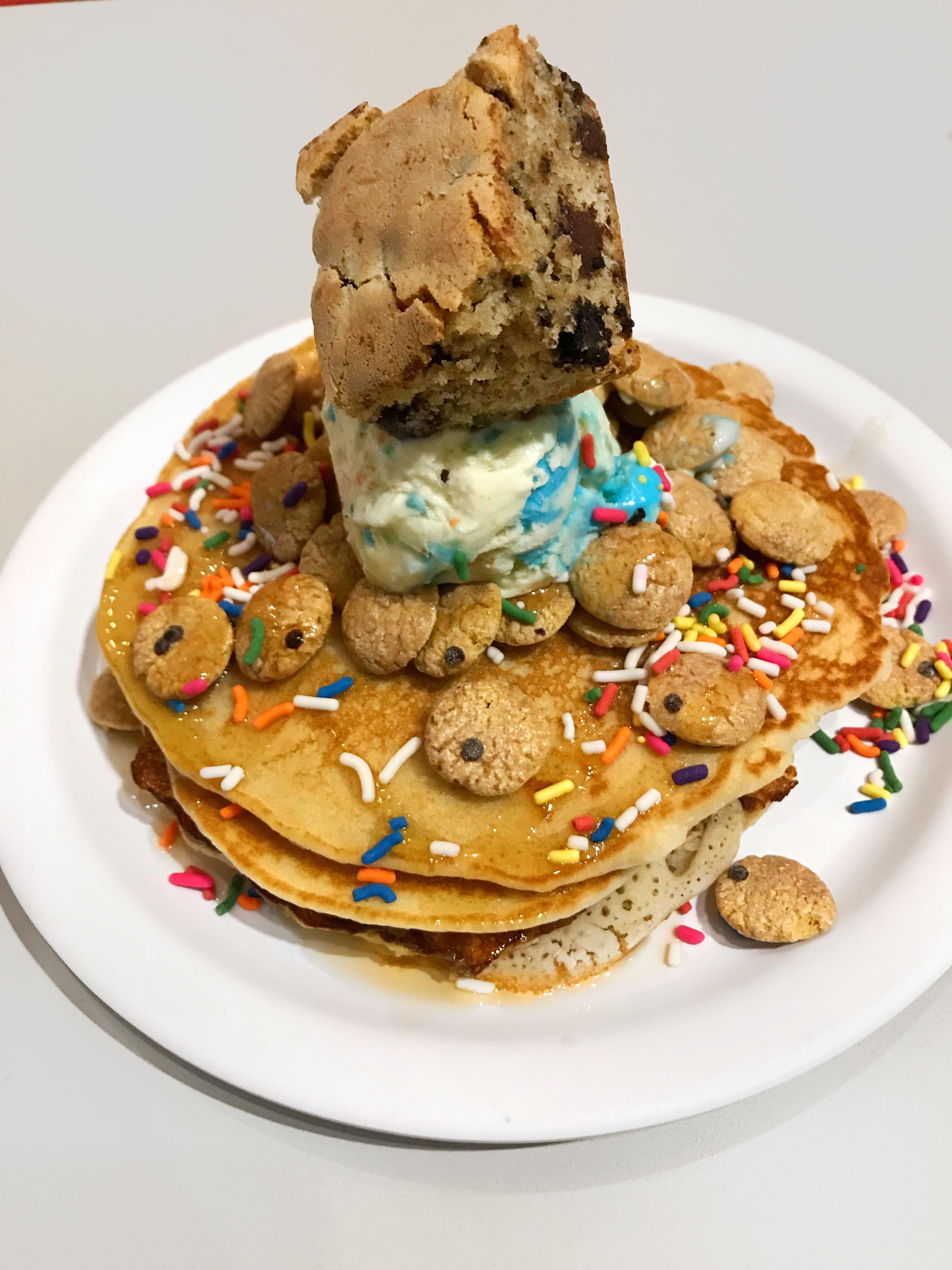[Dining Hall] PANCAKES w/ a scoop of Birthday Cake IceCream surrounded