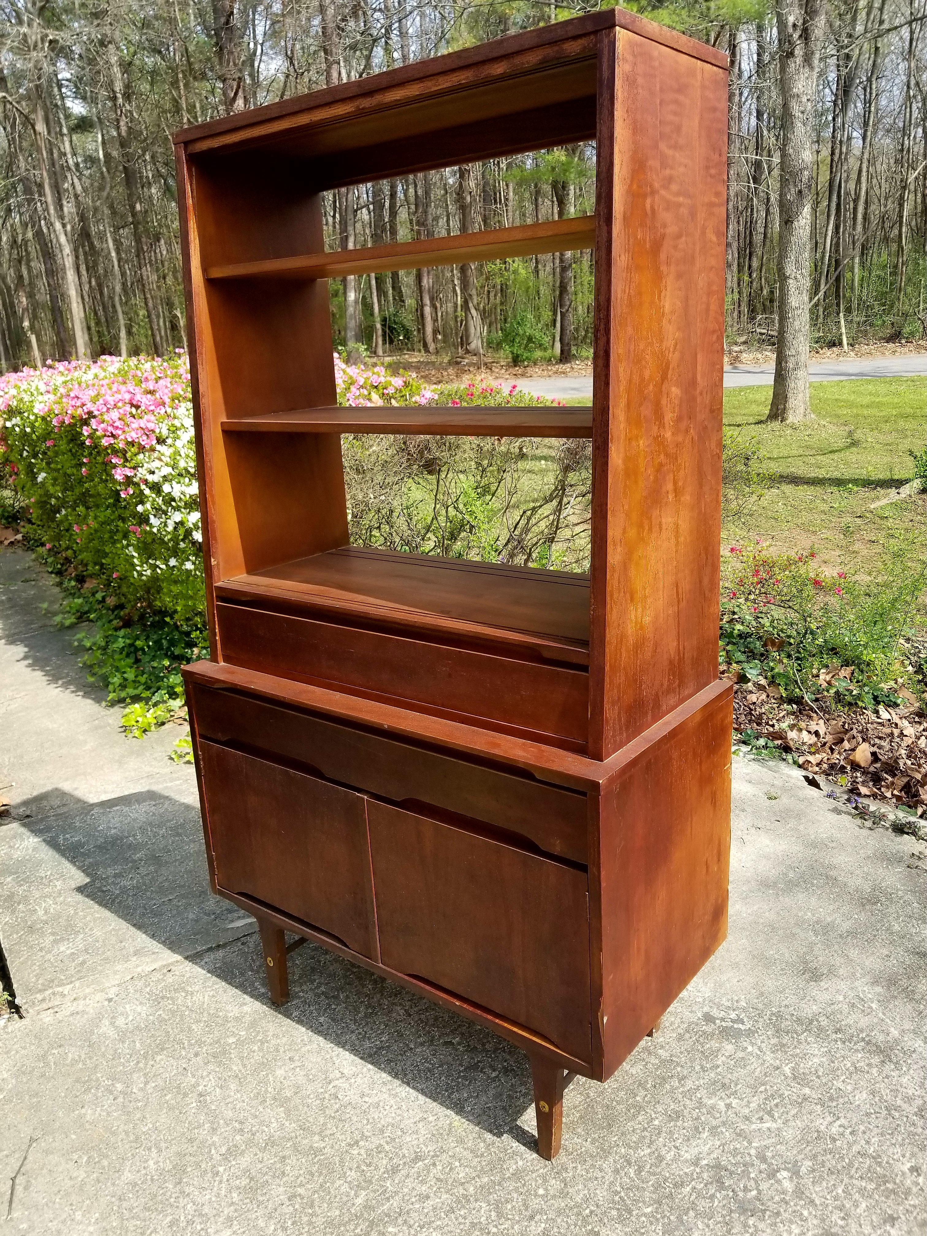 35 flea market score! Distinctive Furniture by Stanley. r