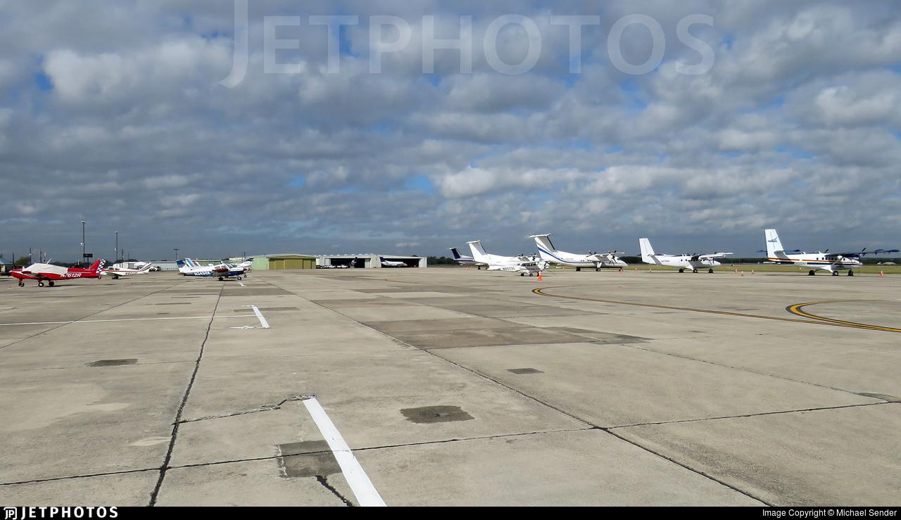 Was wondering if someone would like to take up the challenge of modelling this airport (KHYI/San