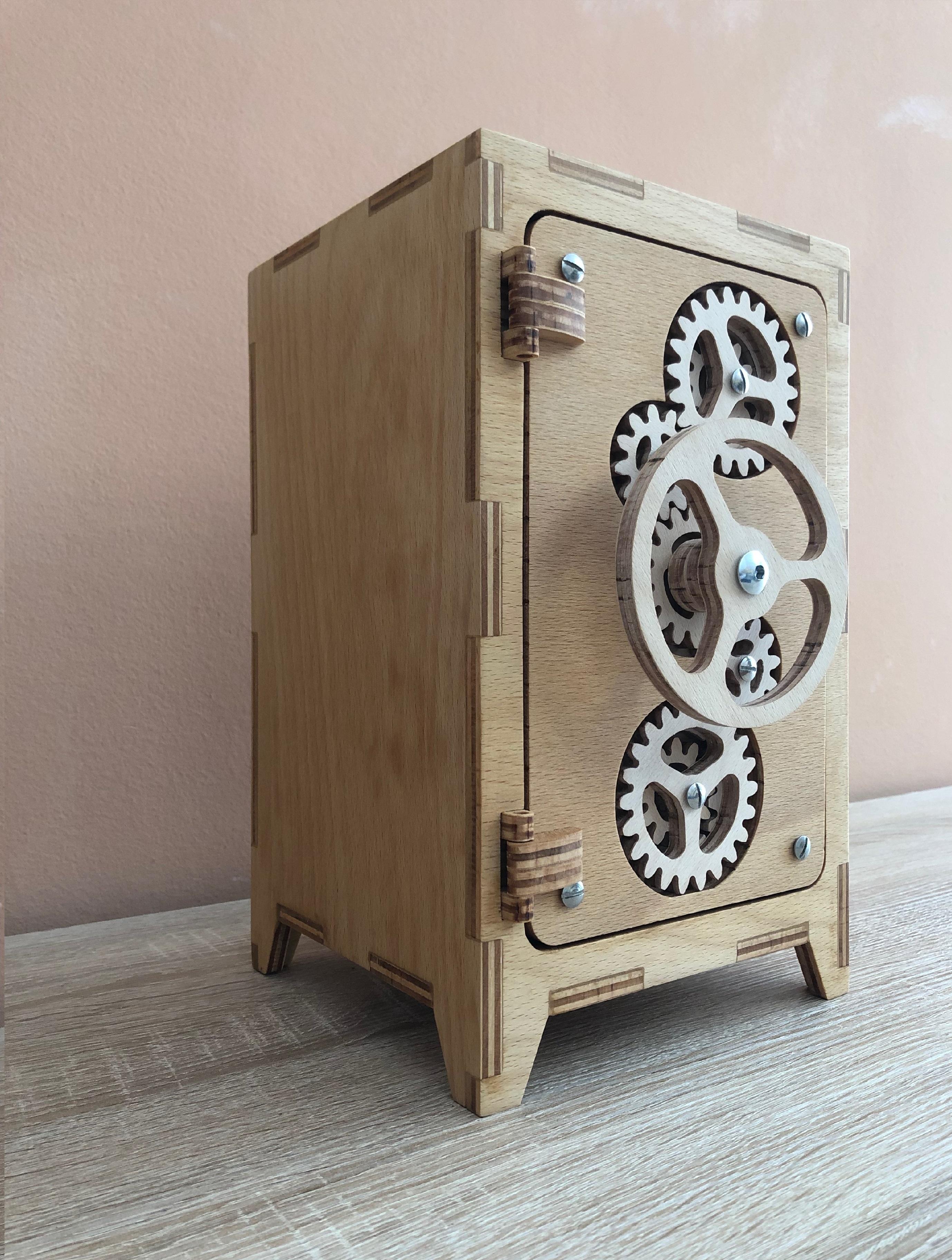 Made this small box that locks/unlocks using a gear rack r/somethingimade