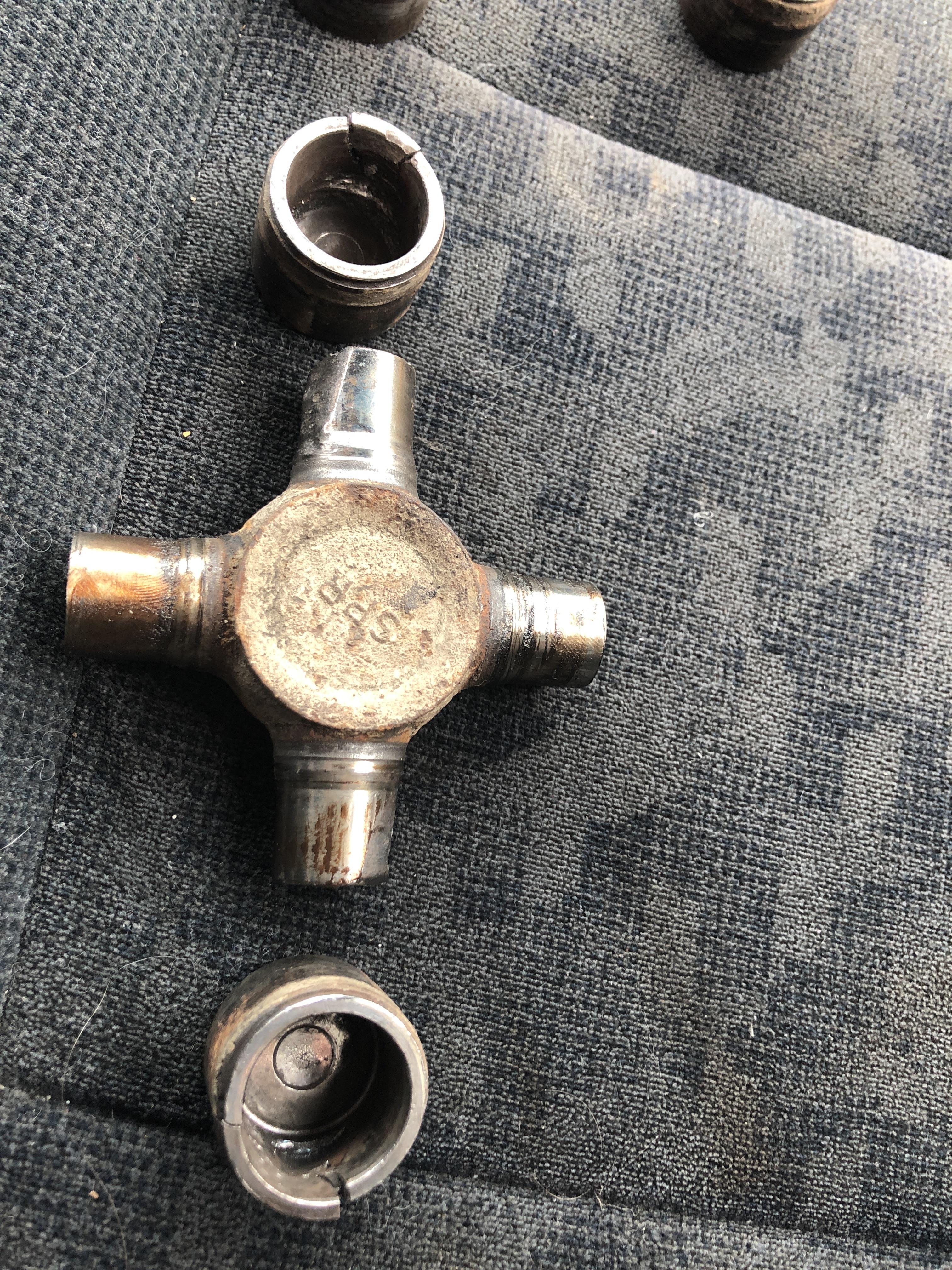 Don’t to lube your u joints every once in a while r/CherokeeXJ