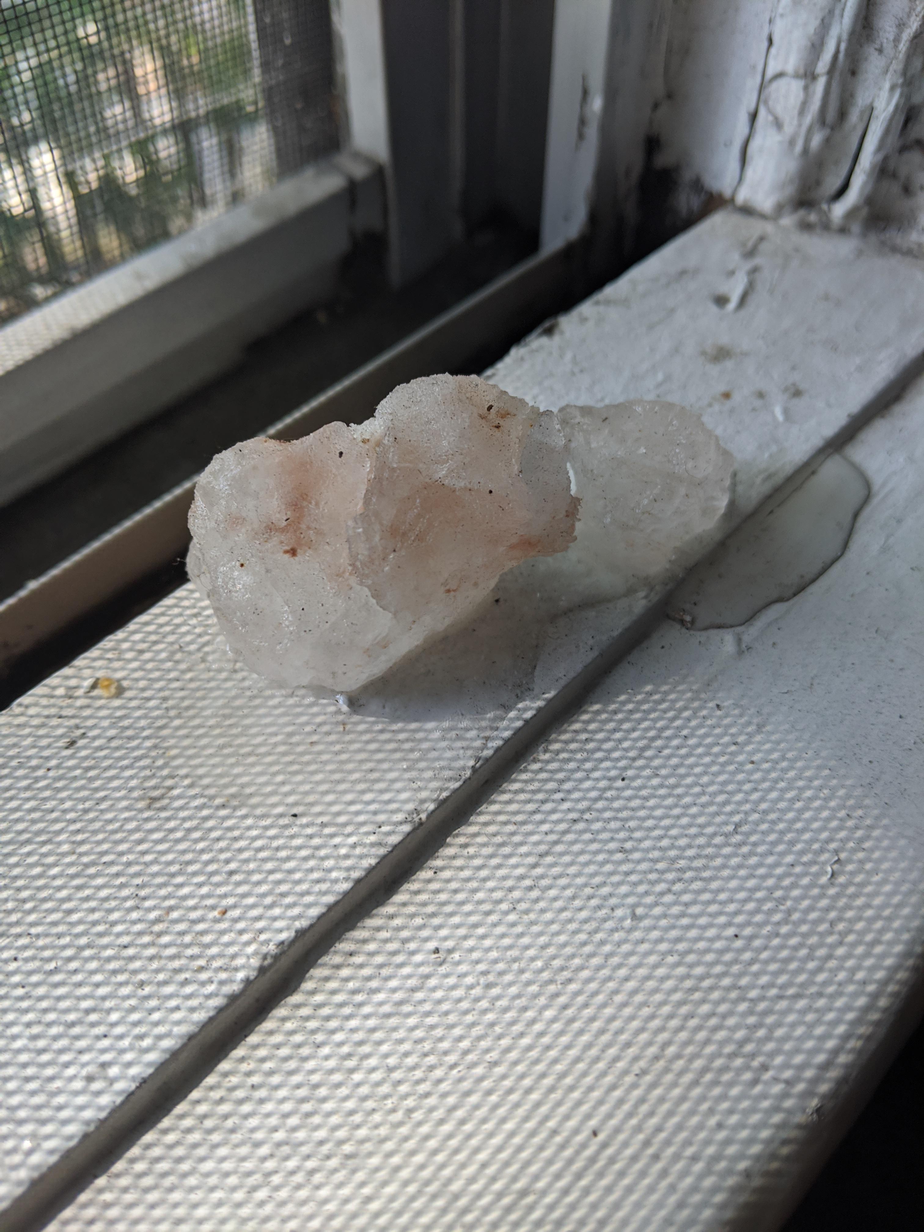This rock salt on my windowsill is sweating r/mildlyinteresting