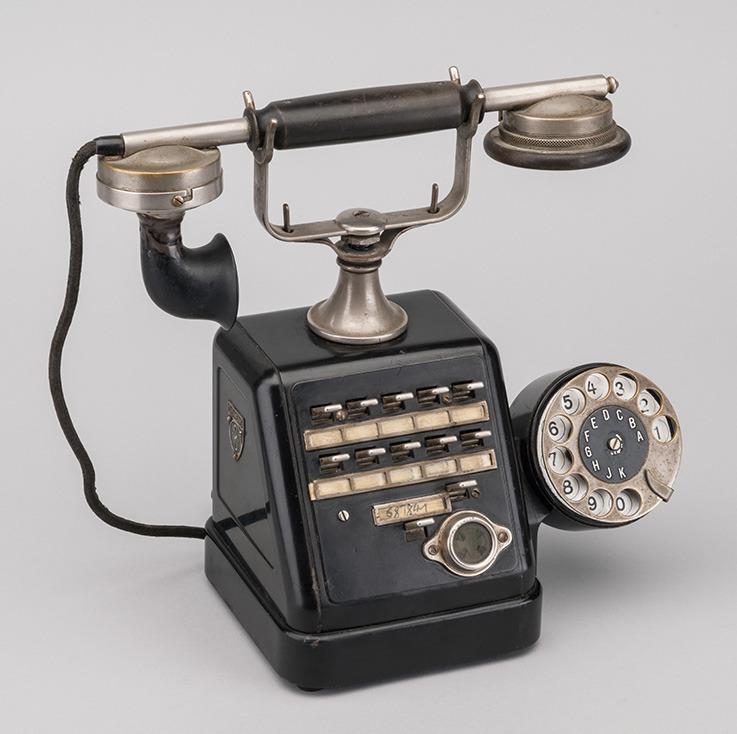 Siemens telephone, 1920s r/DesignPorn