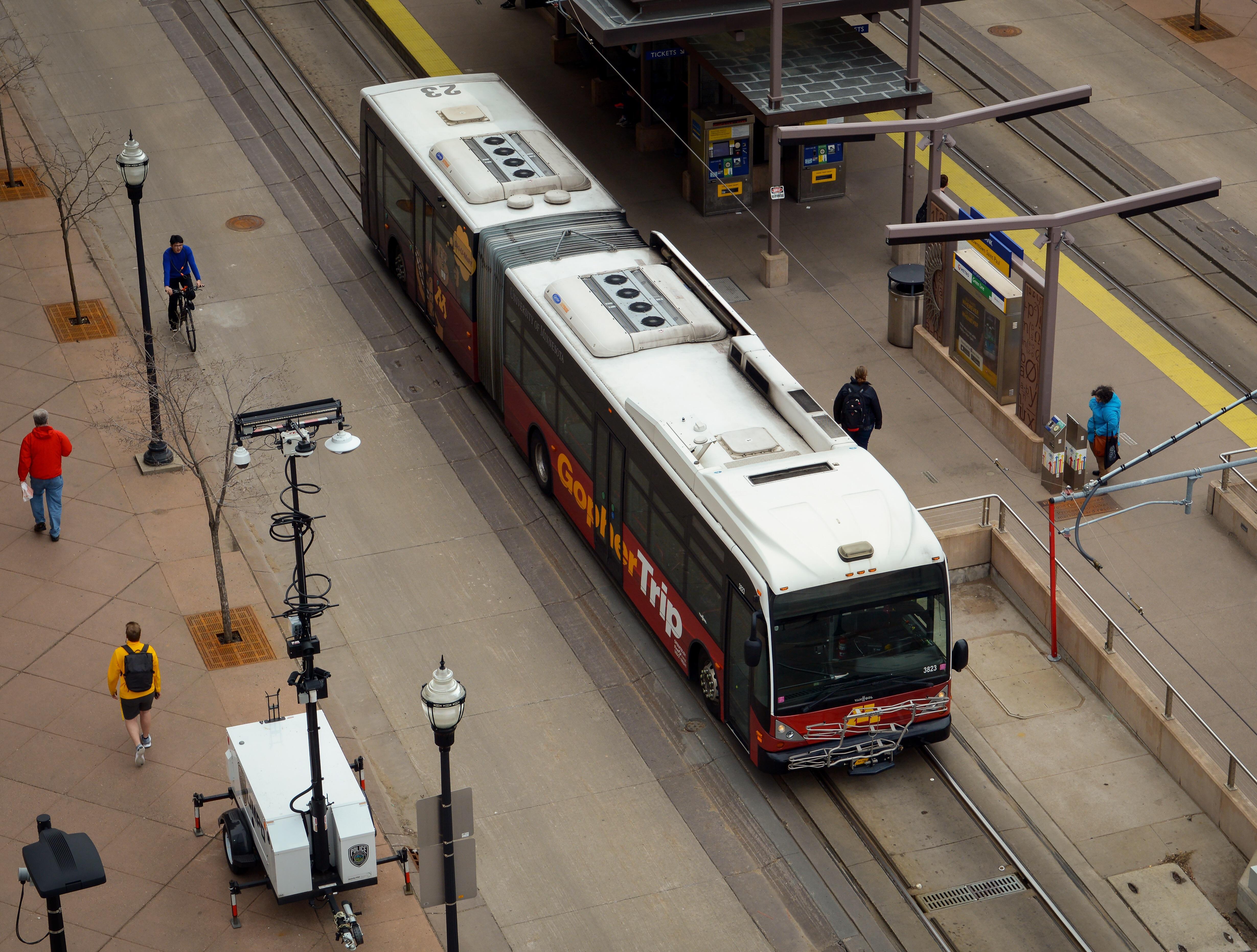 An campus bus rolls through East Bank Station today. It’s nice to see