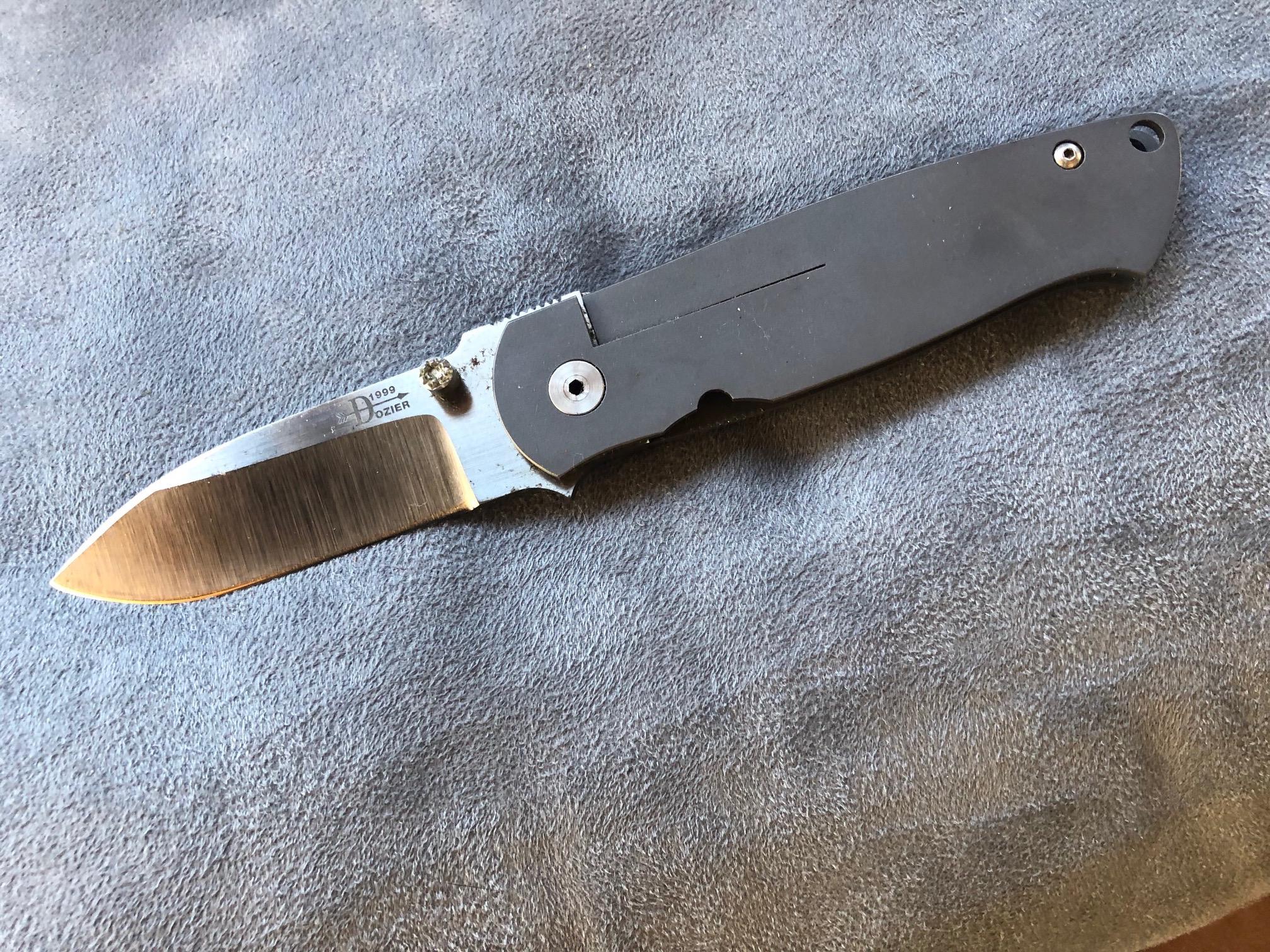 A nice pocket knife in D2, by Bob Dozier Got this one in 1999, very well constructed, very sharp