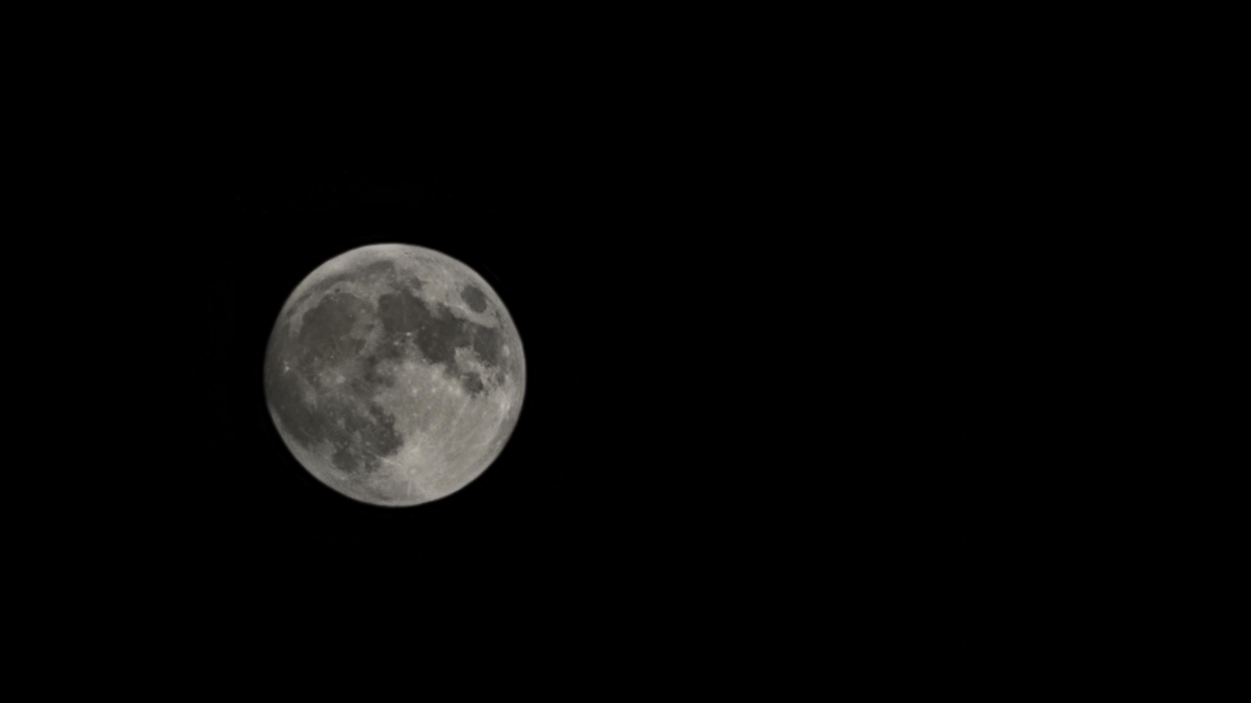 Probably the clearest photo I've ever taken of the moon! (Galaxy S21