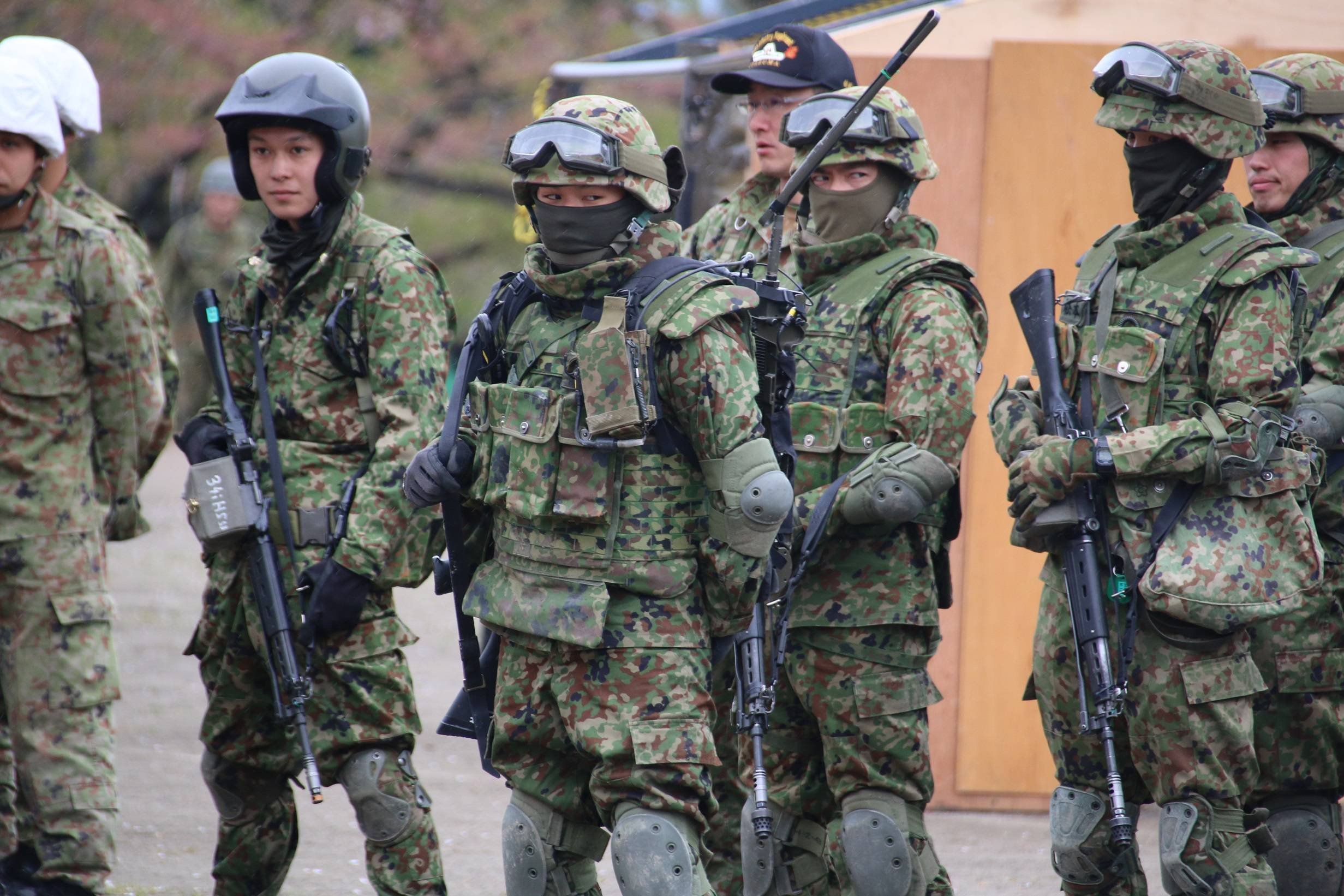 JSDF personel [2182x9554] r/MilitaryPorn