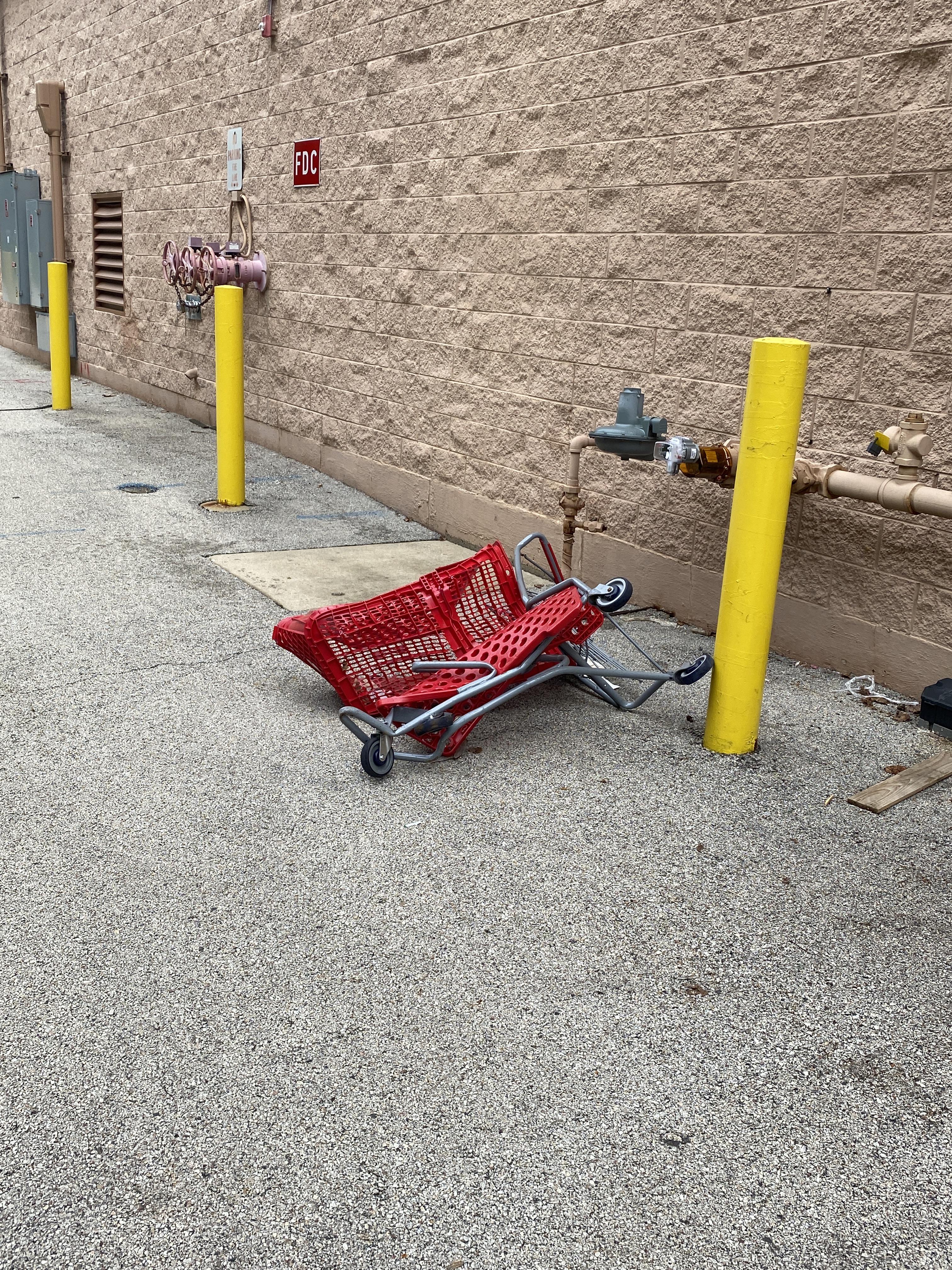 Target cart gets plowed by compactor r/Target