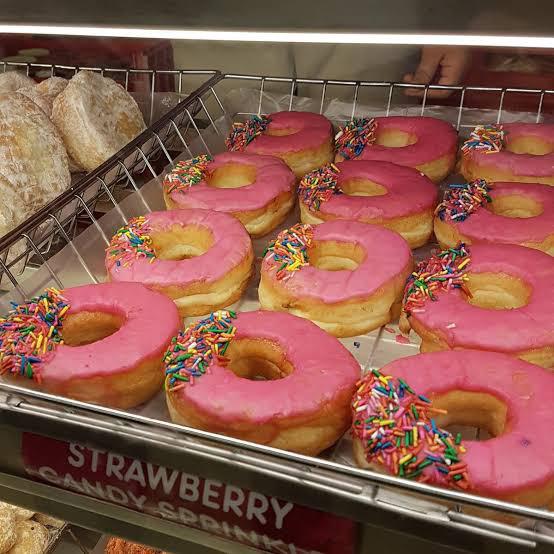 Strawberry Sprinkle Donuts from Dunkin’ donuts Philippines r