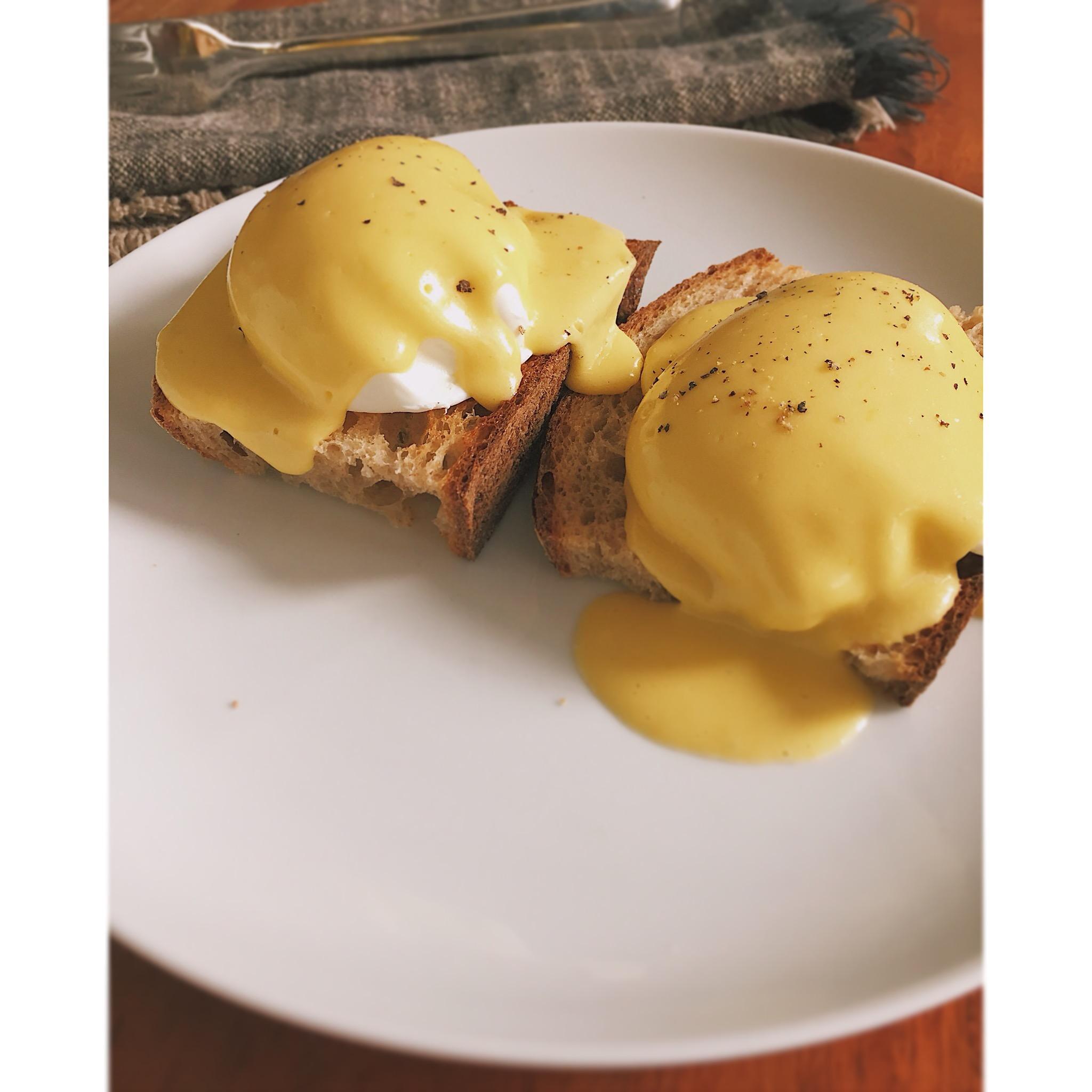 [homemade] Poached eggs with Hollandaise r/food