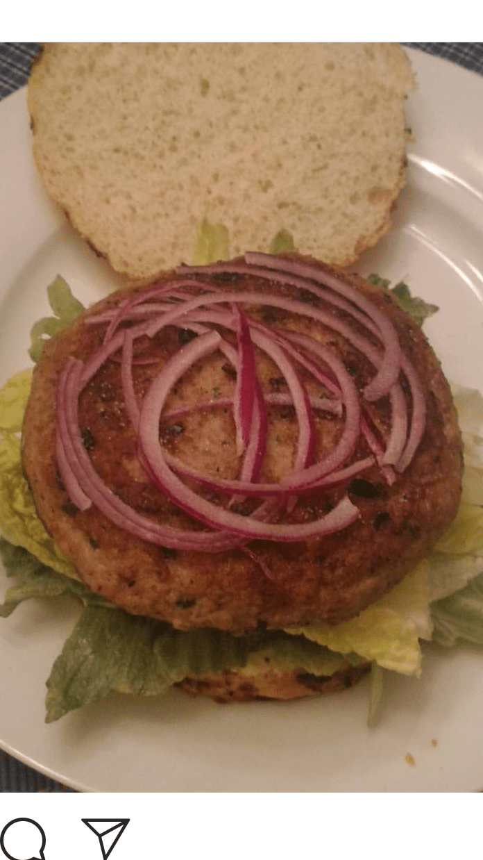 [Homemade] Turkey burgers stuffed with gruyere cheese and portobello