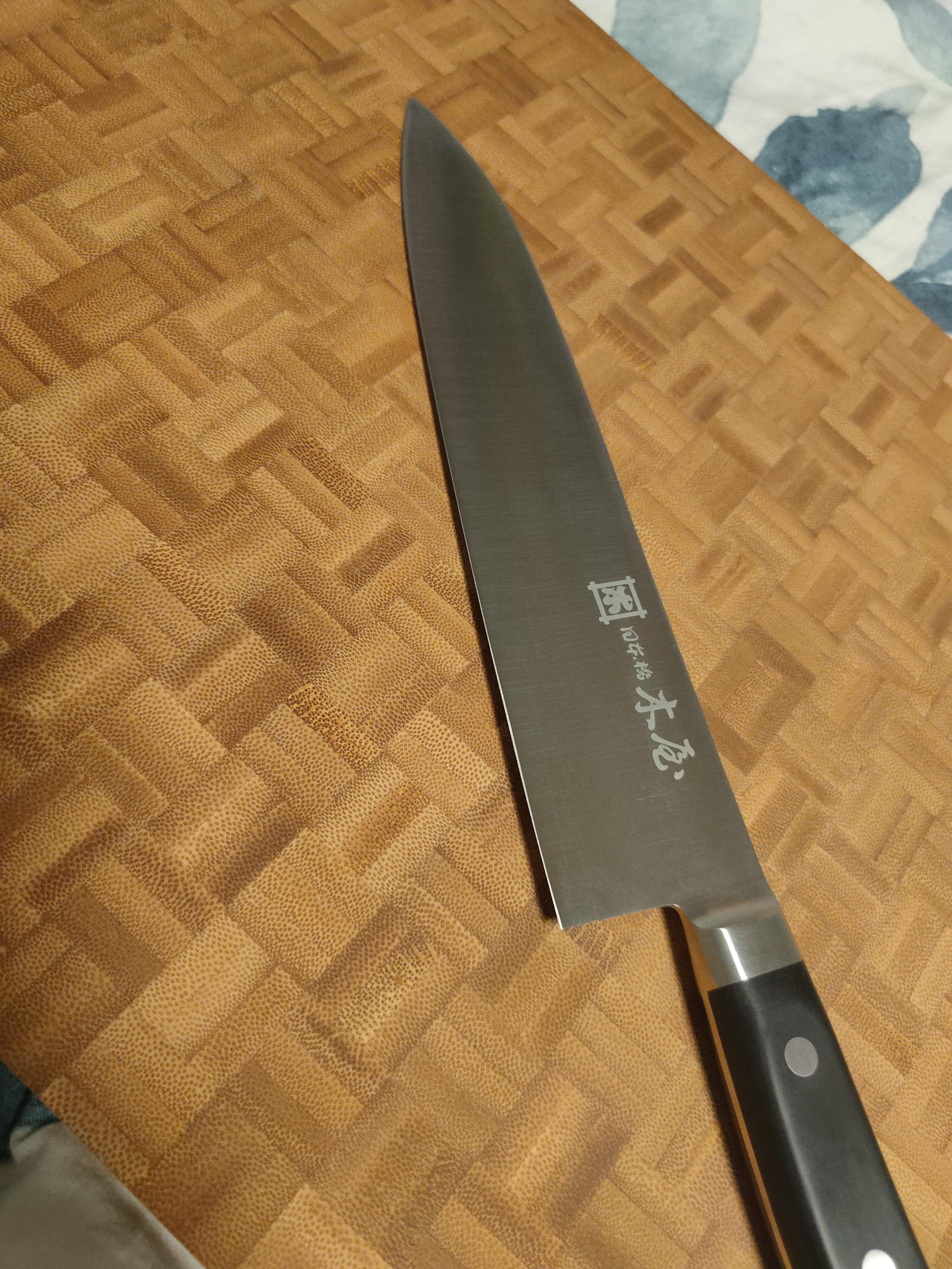 Got a knife as a gift anyone knows something about it? I'm kinda new to