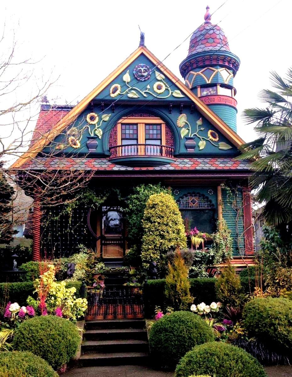 Victorian House in Queen Anne Neighbourhood, Seattle, Washington r