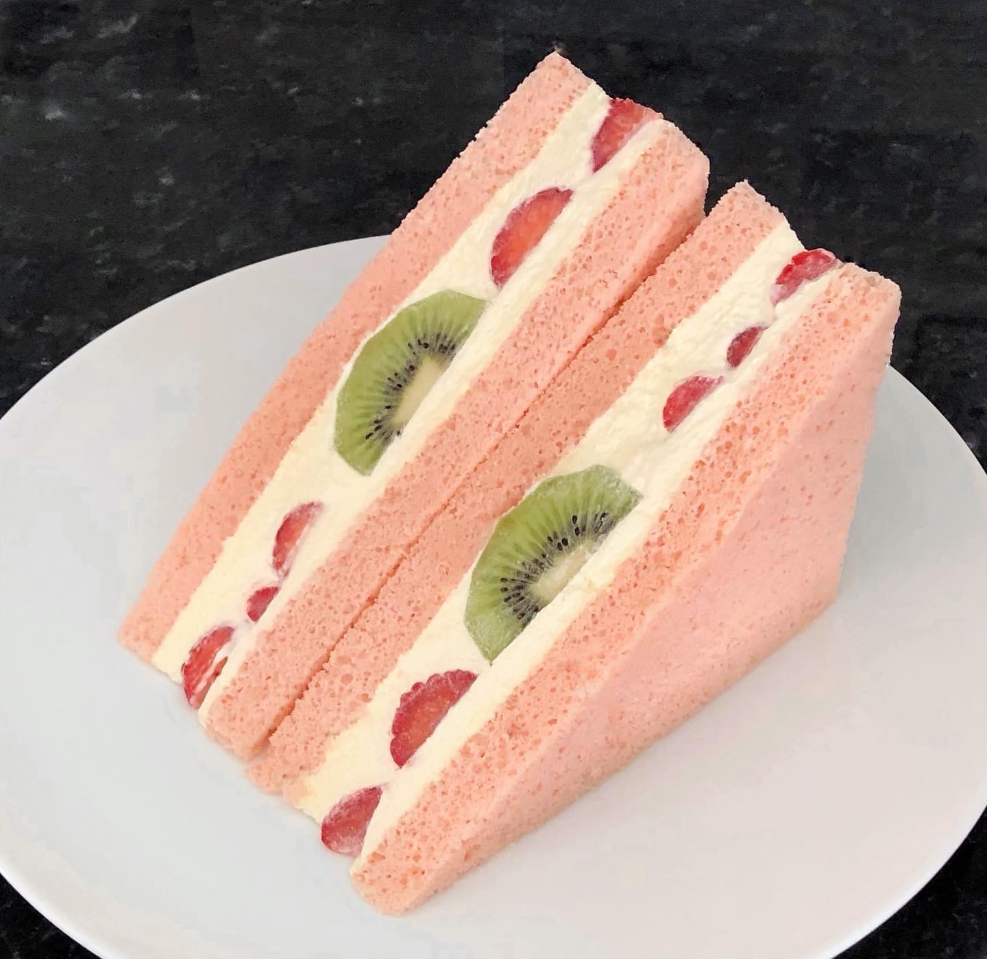 Japanese style fruit sandwich cake r/JapaneseFood