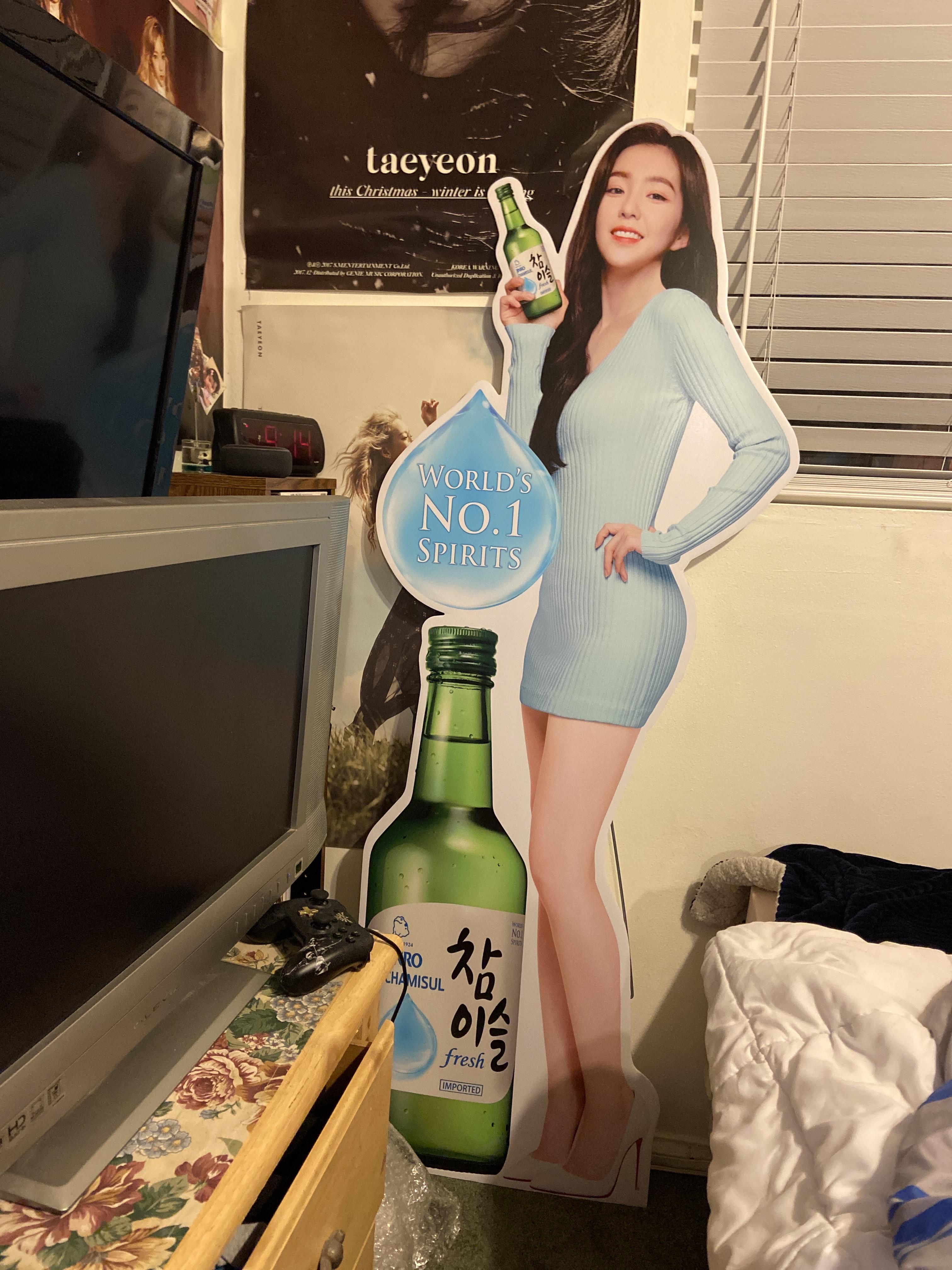 I got an Irene cutout from a KBBQ (Story in comments) r/kpopcollections