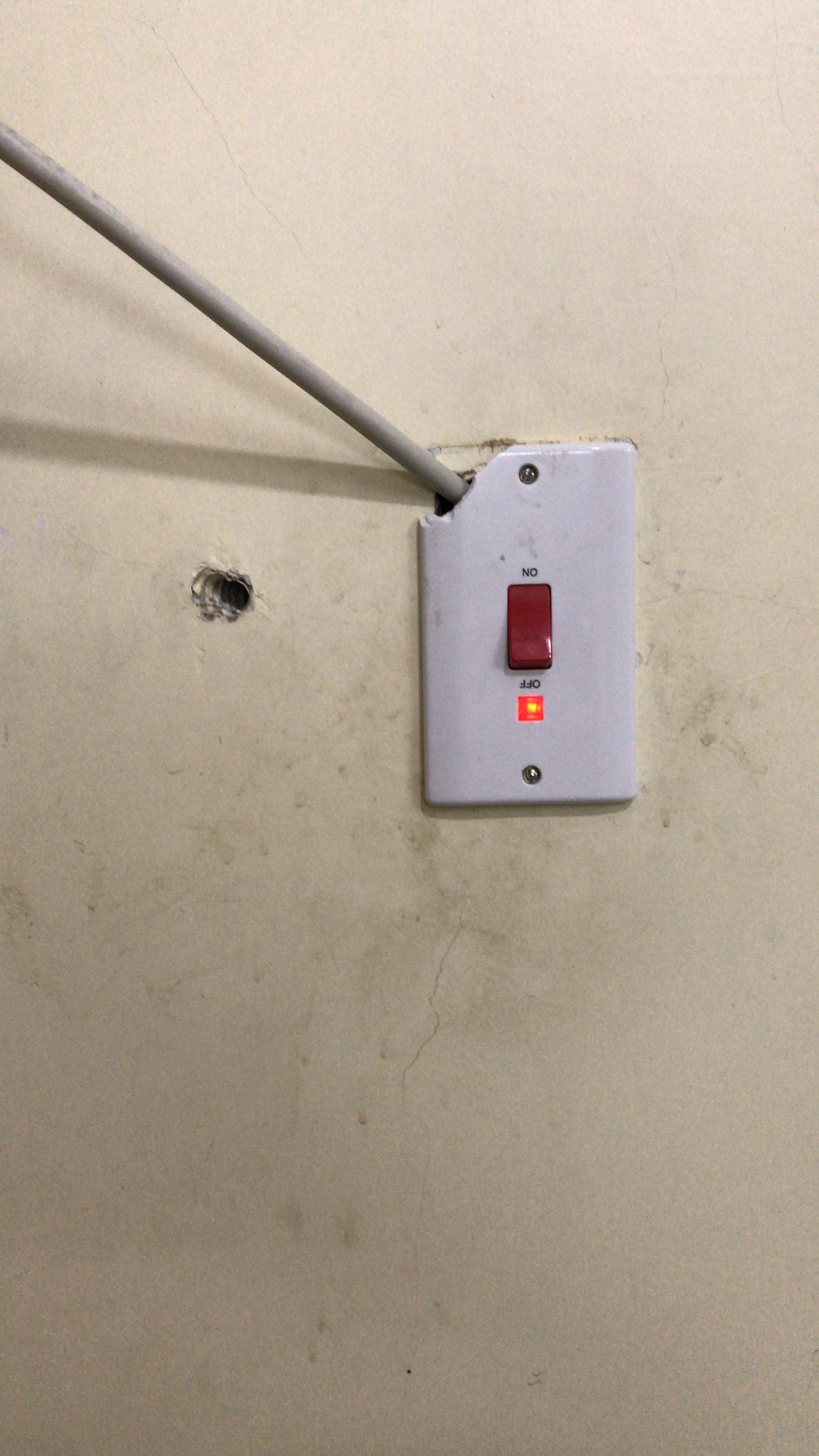 Wiring job a friend of mine did... r/OSHA