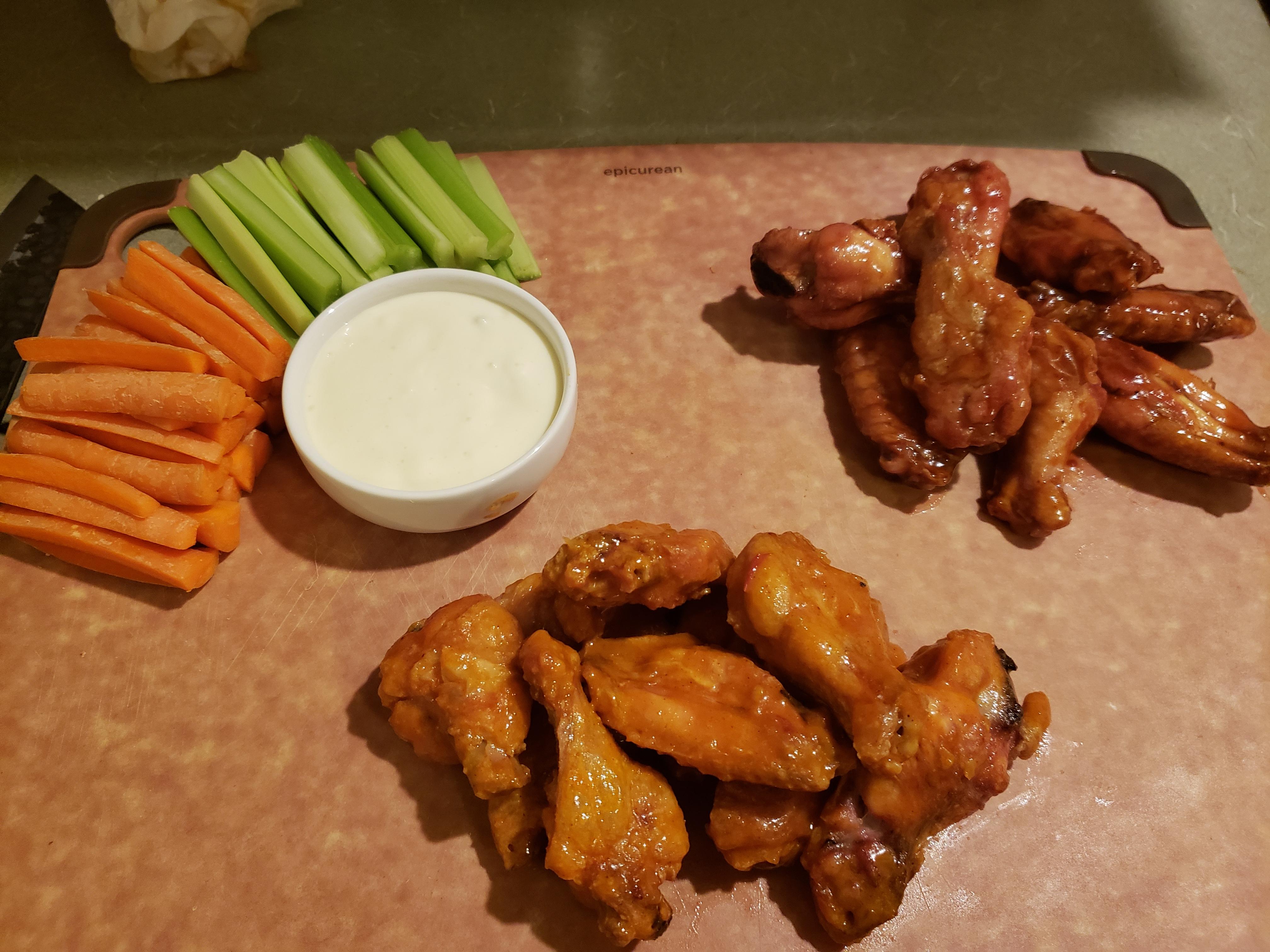 Baked wings with honey bbq and carolina reaper buffalo sauce xpost r/rood. r/Wings