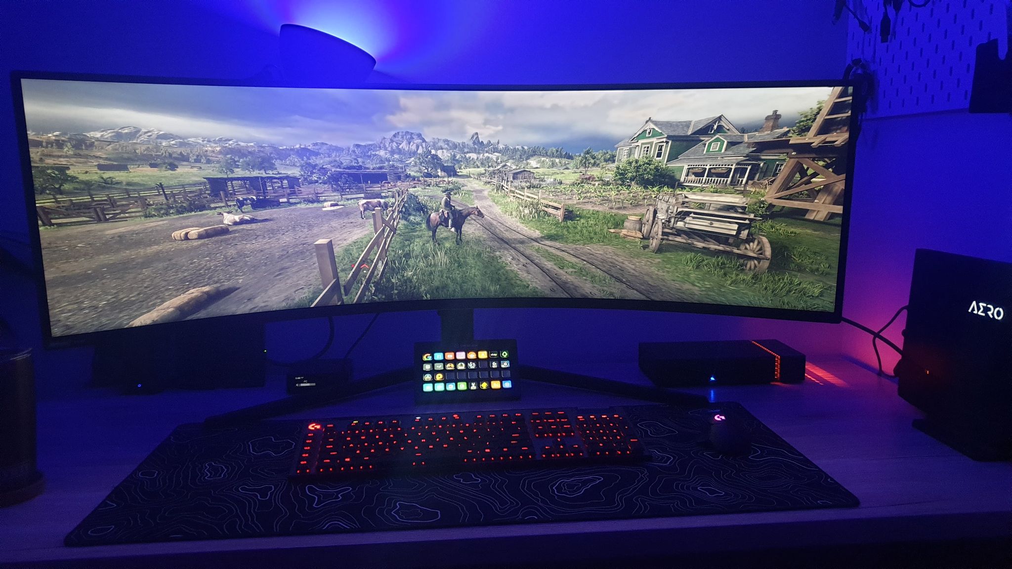 Ultrawide gaming on the G9 is awesome! I can never go back lol. r