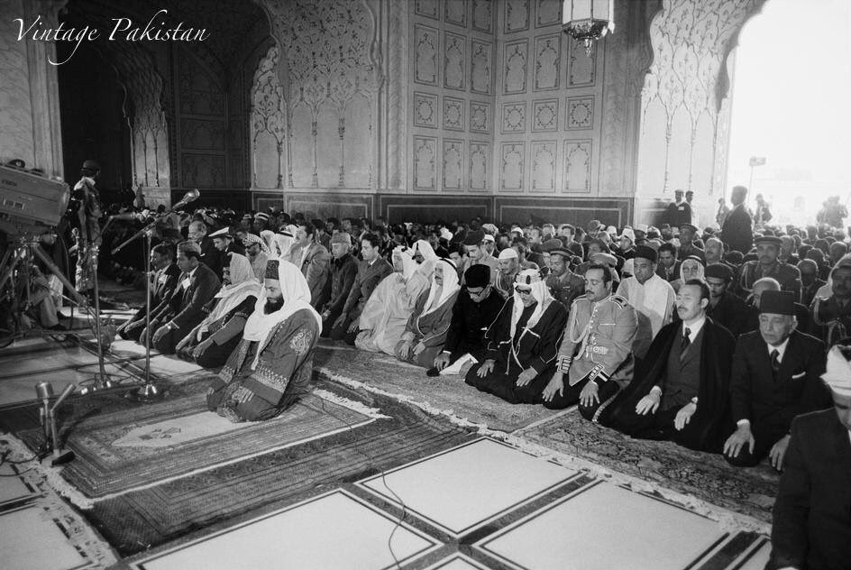 Head of States at Friday Prayer in Badshahi Mosque during 2nd Islamic Summit Lahore, Pakistan
