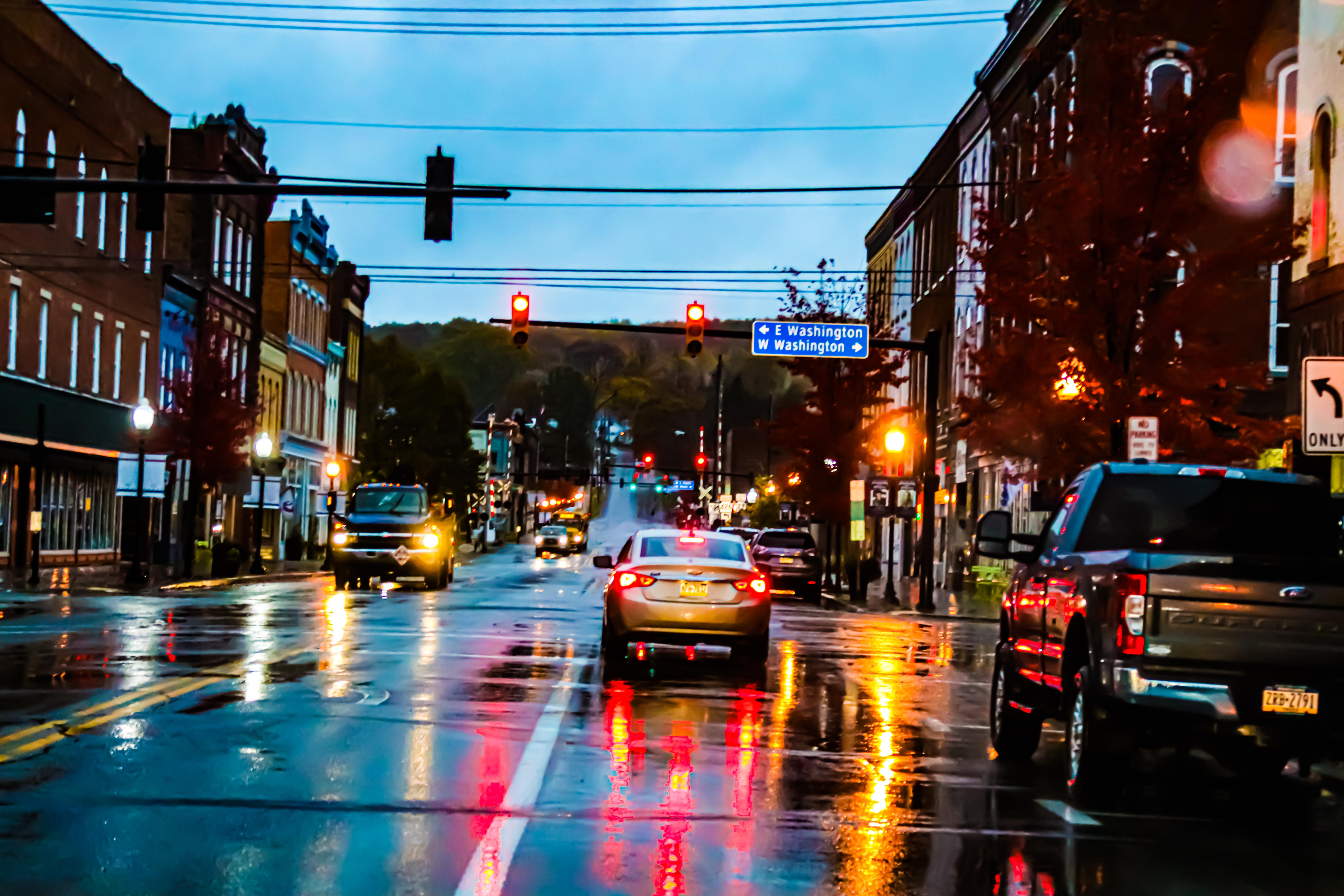 Downtown Corry, Pennsylvania in the evening rain.. r/Pennsylvania