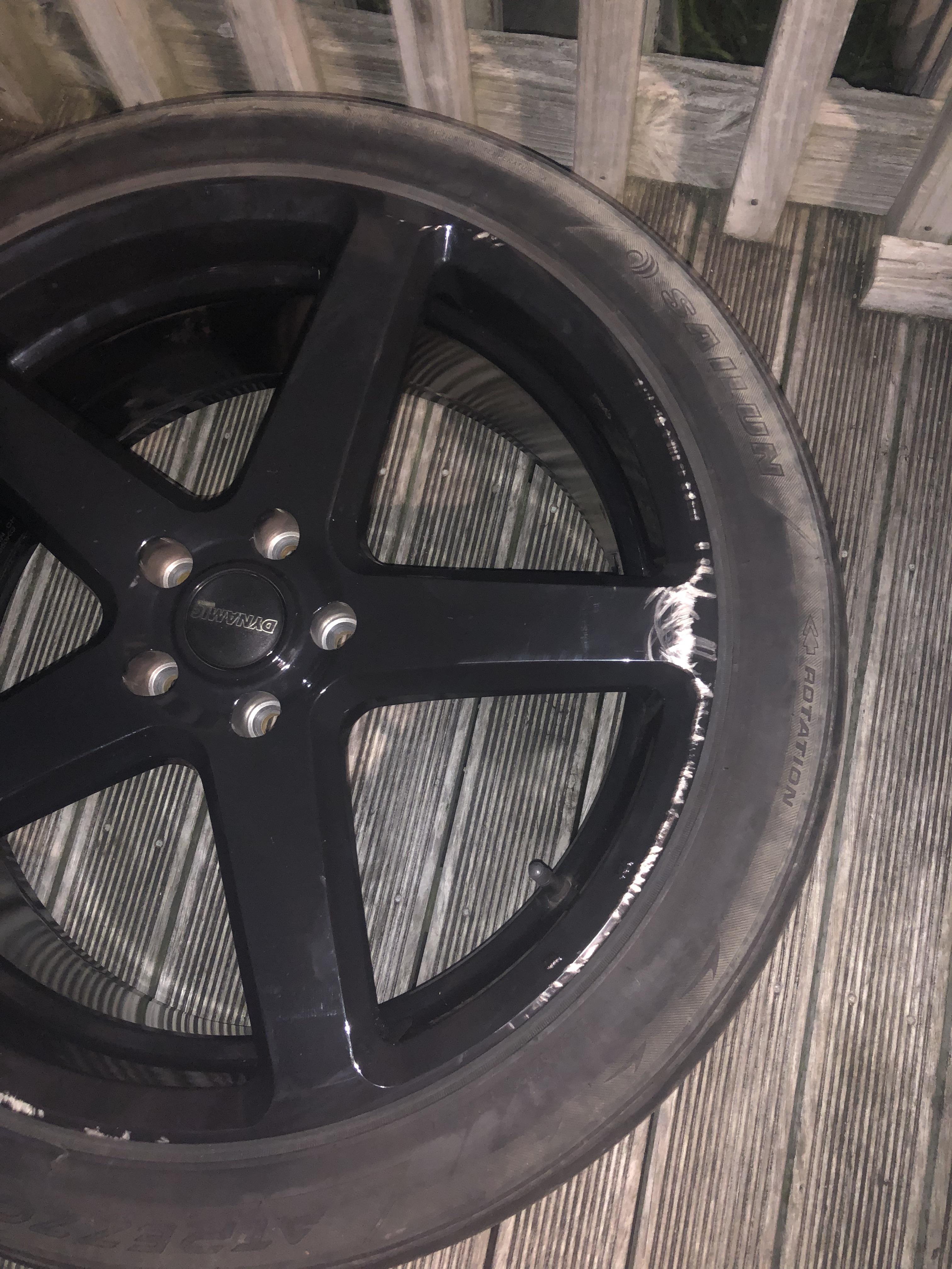 Gloss black alloy rims. Is this curbing easy to repair/repaint? r/Wheels