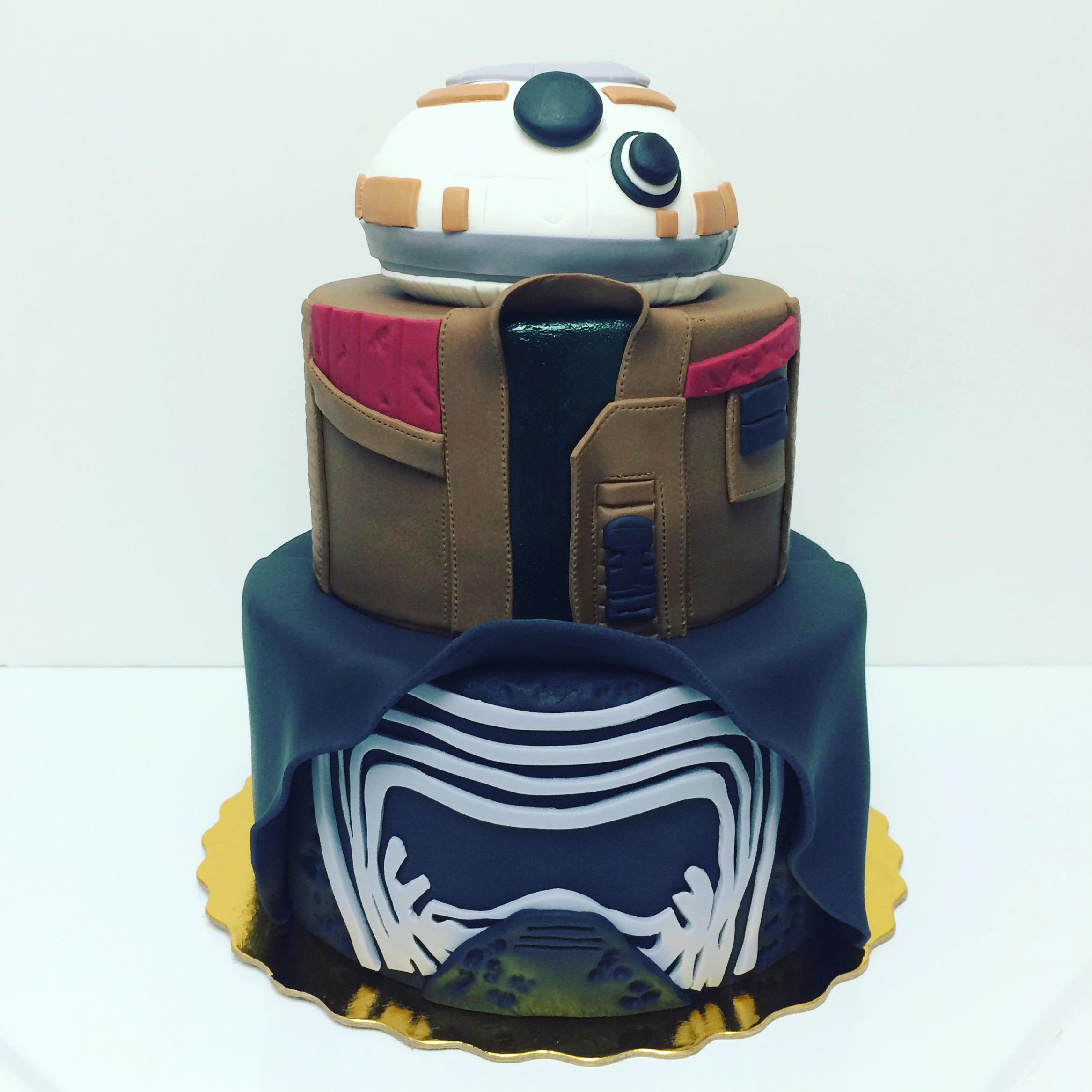 Posted my wife's BB8 cake pops a while back... BEHOLD Kylo / Finn