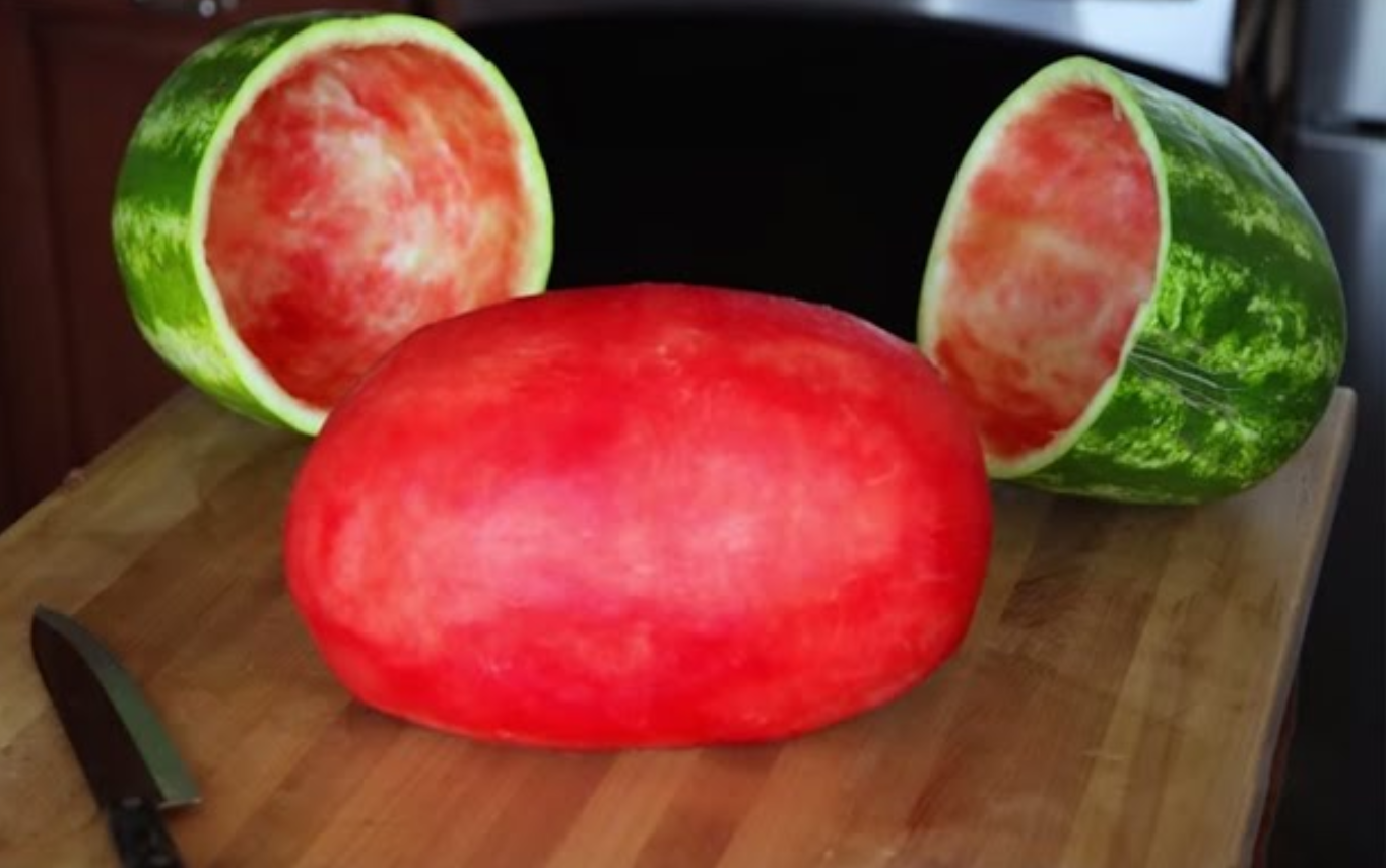 This perfectly cut melon r/oddlysatisfying