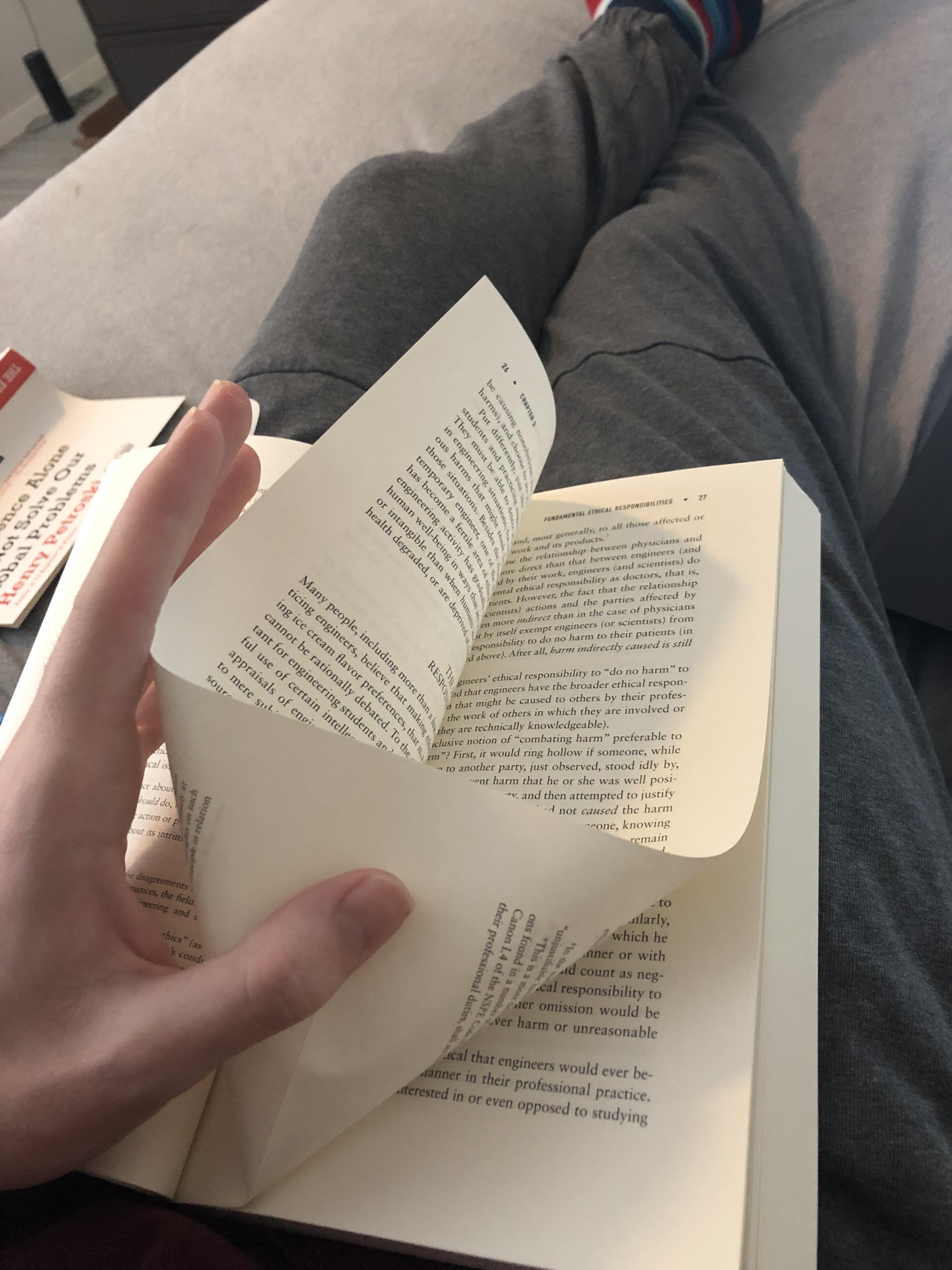 the bottoms of these book pages are stuck together r/Wellthatsucks