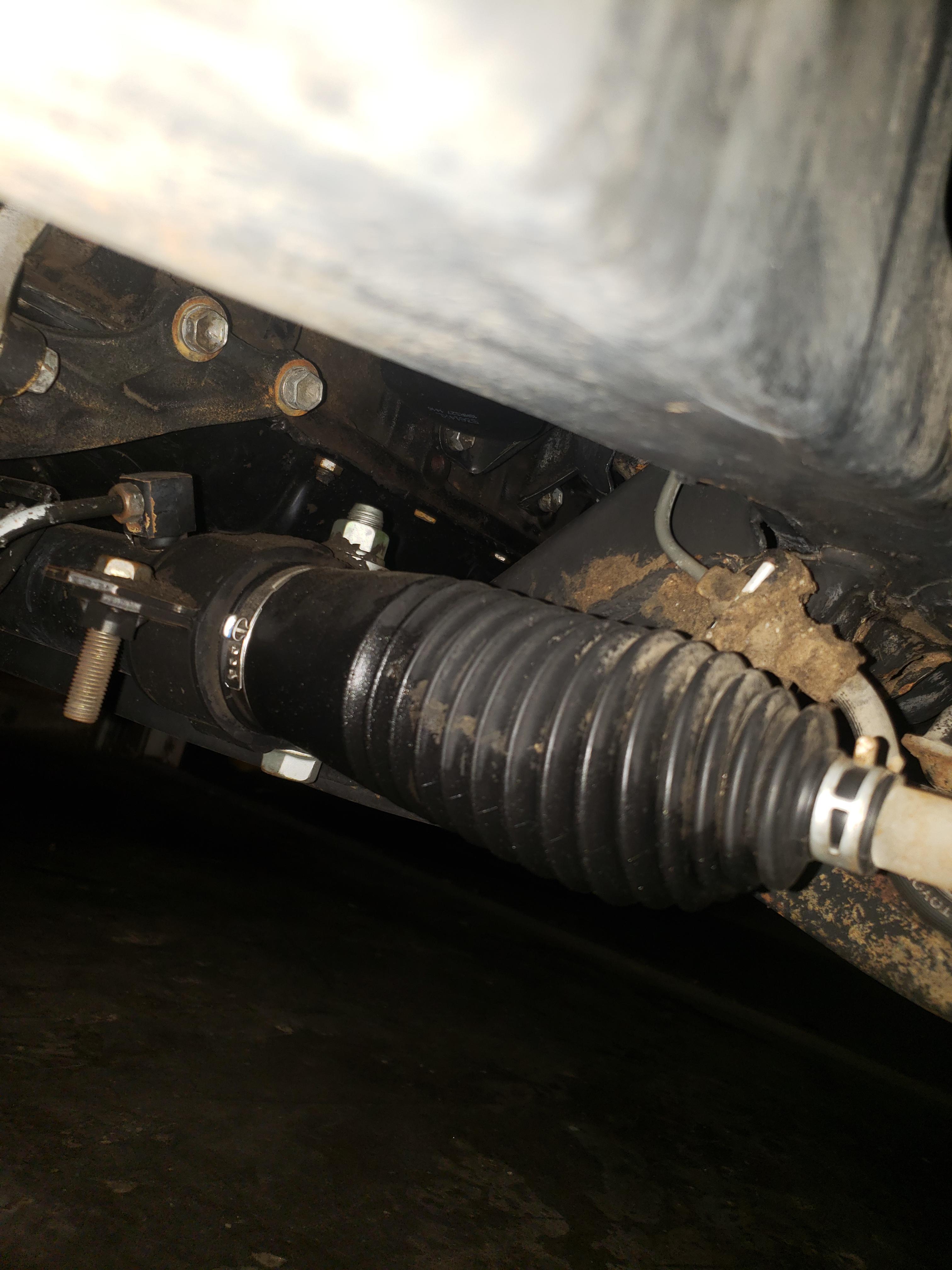 Some grease residue on rack and pinion boot r/MechanicAdvice
