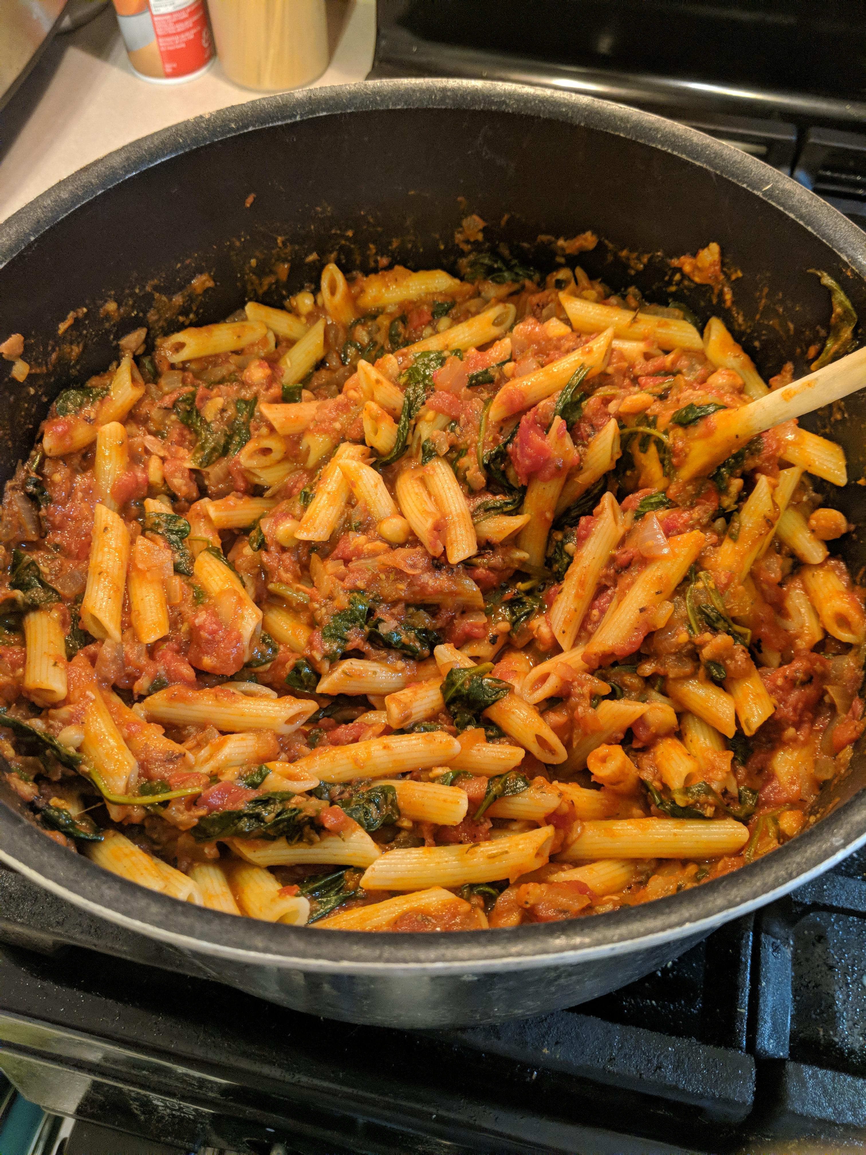 Chickpeas in Spicy Smoked Tomato Sauce with Penne r/veganrecipes