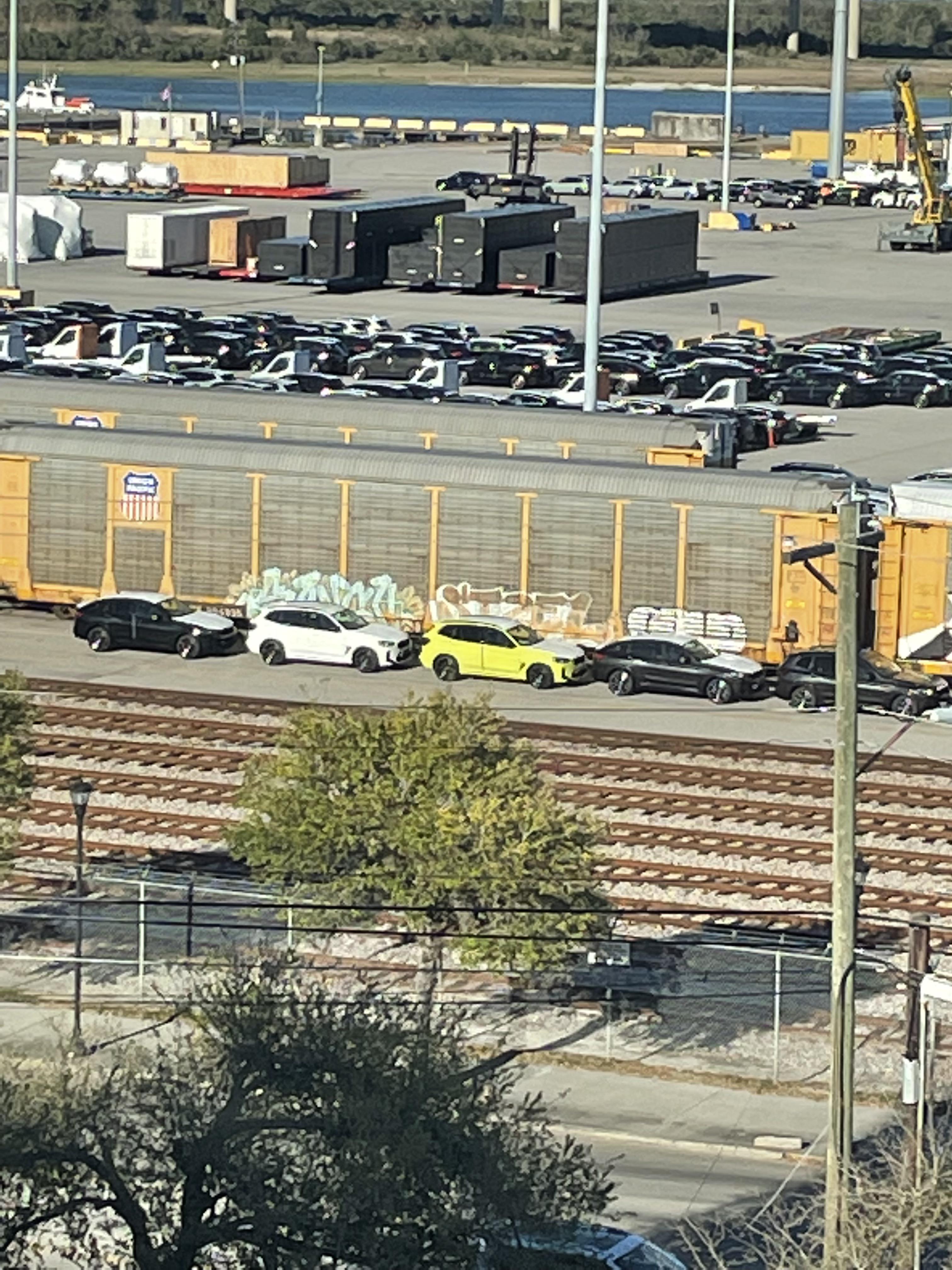 To whom ever ordered a highlighter yellow x5. Bold move. And I dig it