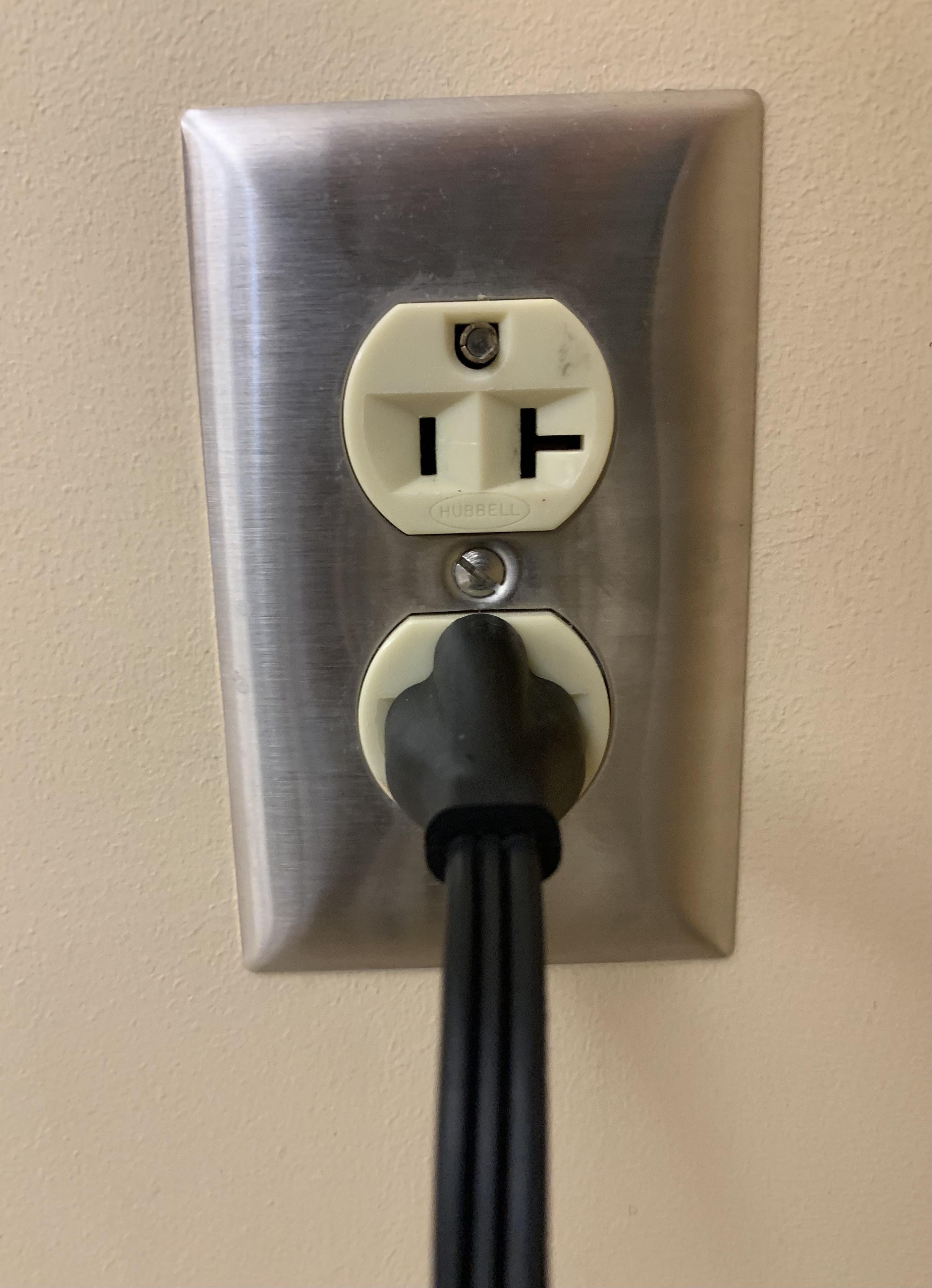 Thanks I hate that the ground prong is stuck in the top outlet r
