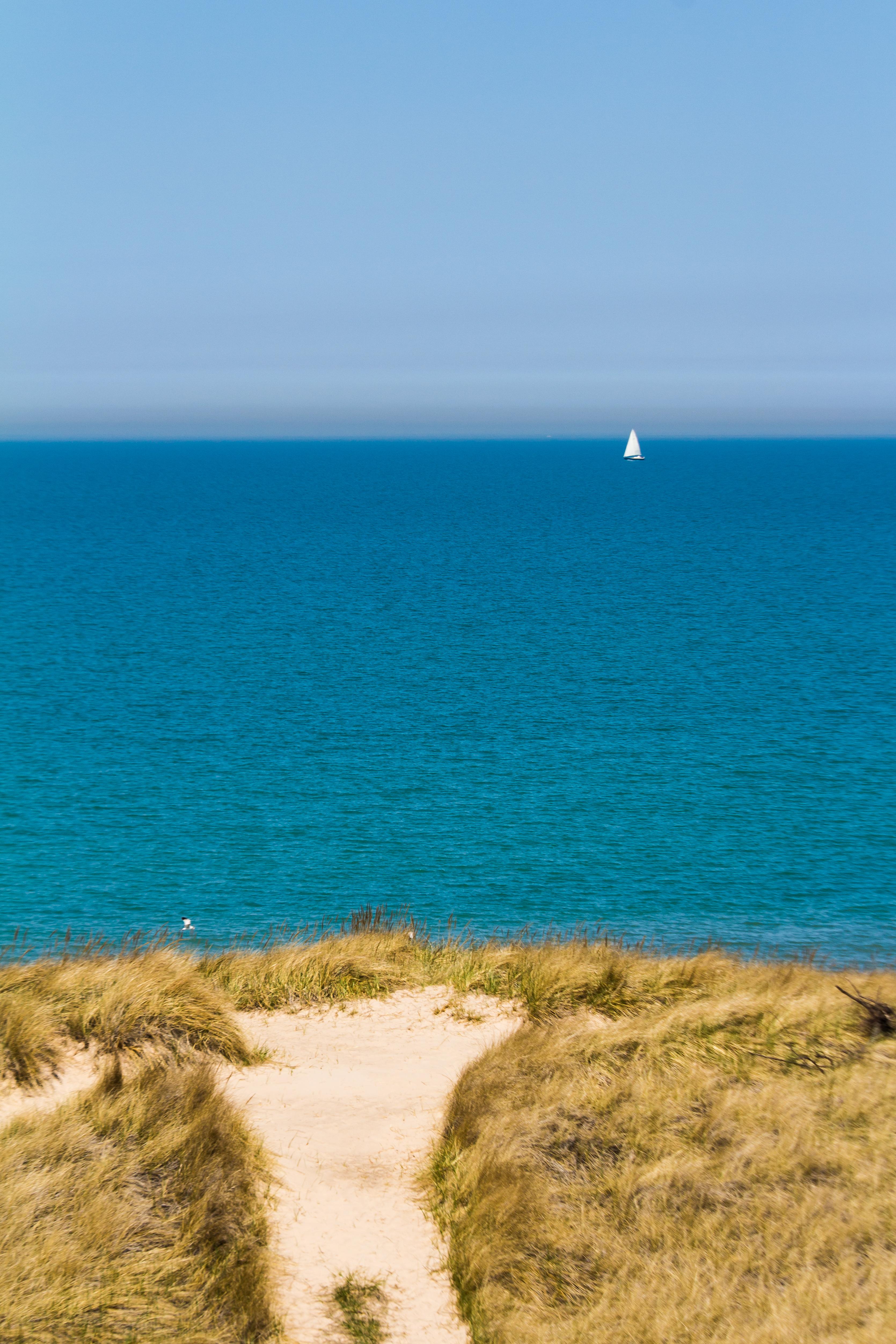 Land's End, Lake Michigan shoreline [OC][3339x5009] r/EarthPorn