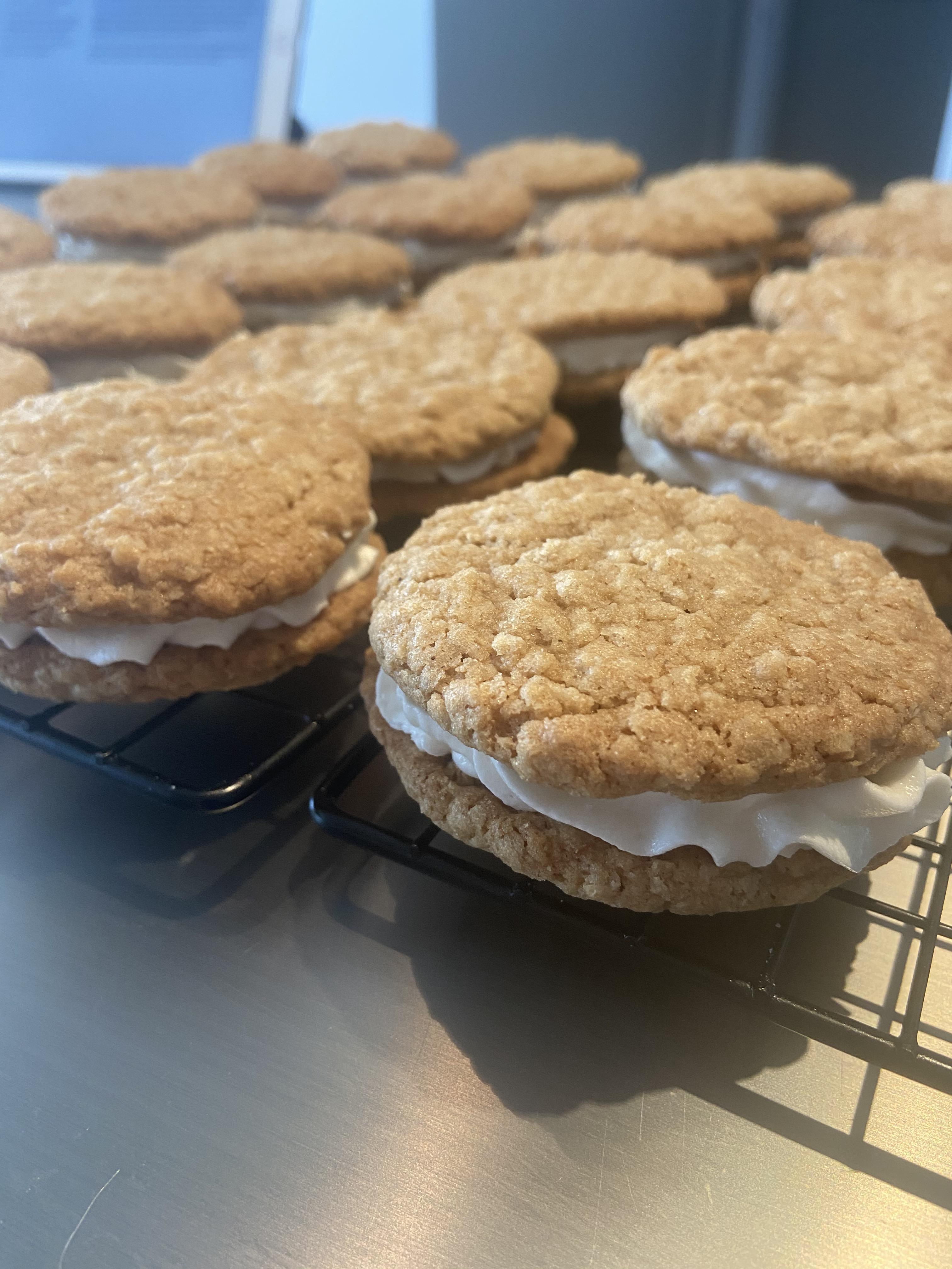 Oatmeal Creme Pies! r/Baking