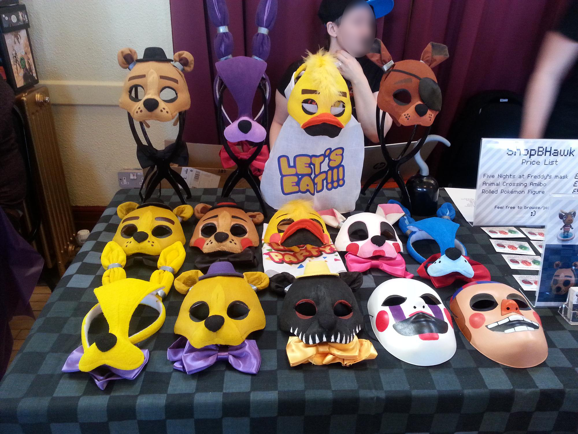 Saw these masks yesterday at a Comic Con. r/fivenightsatfreddys
