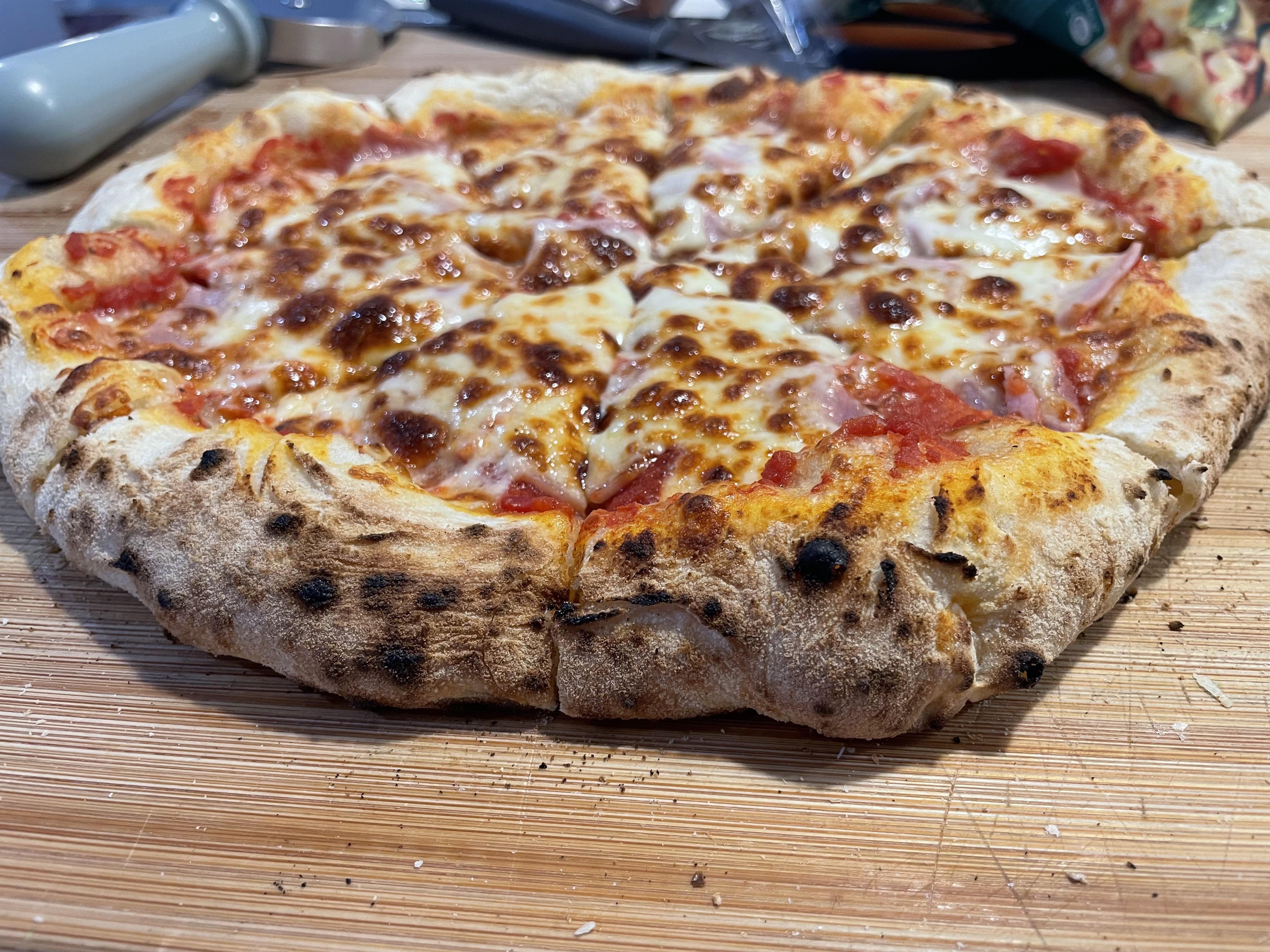 Pretty good crust from frozen dough! r/ooni