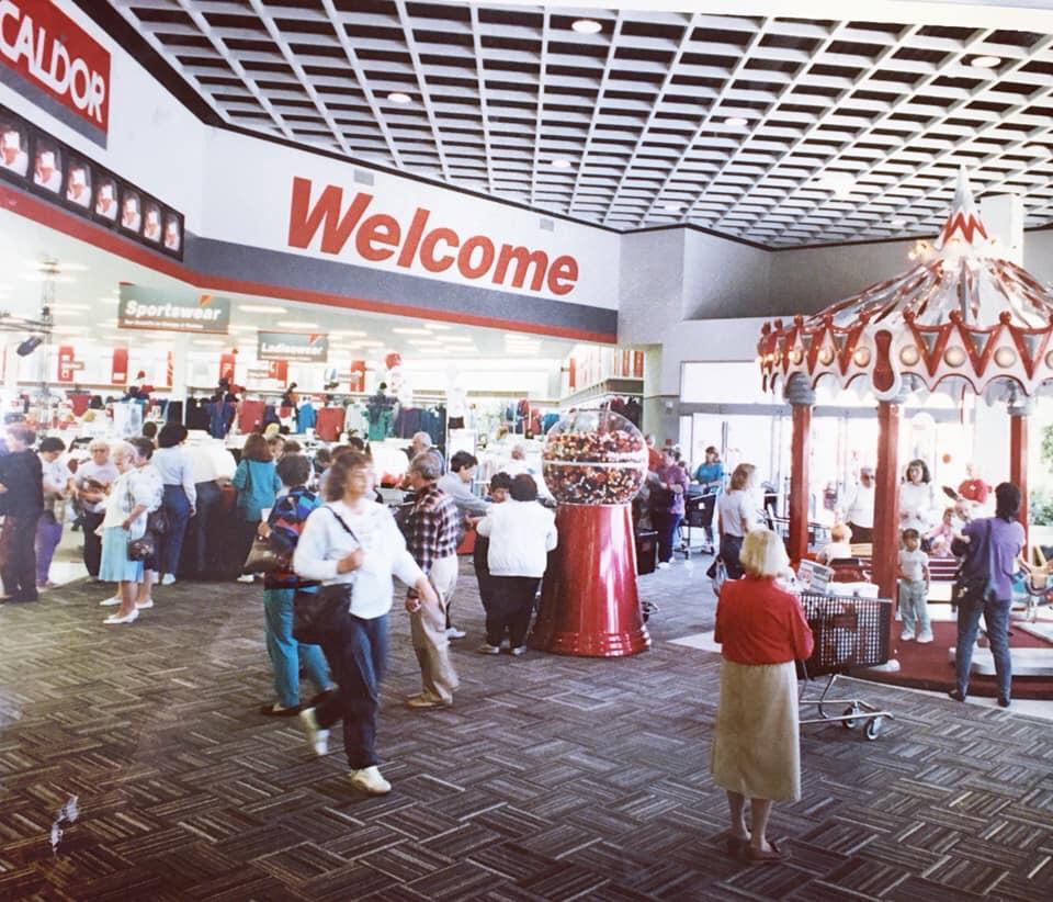 Caldor department store, Green Acres Mall, Valley Stream (NY), January